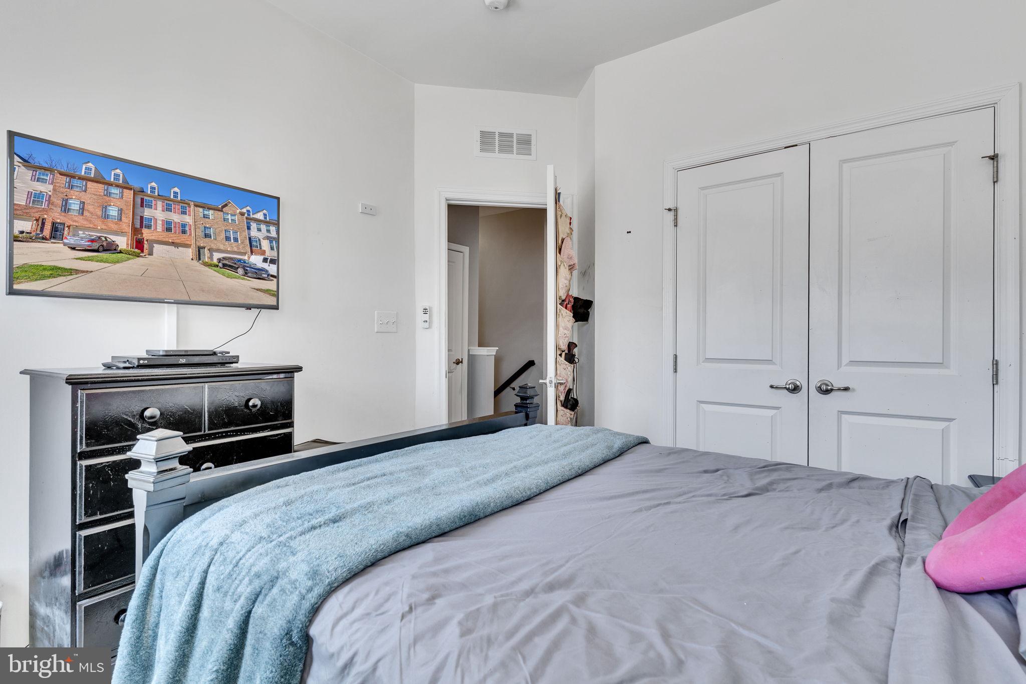THE PARK AT ADDISON METRO - Residential