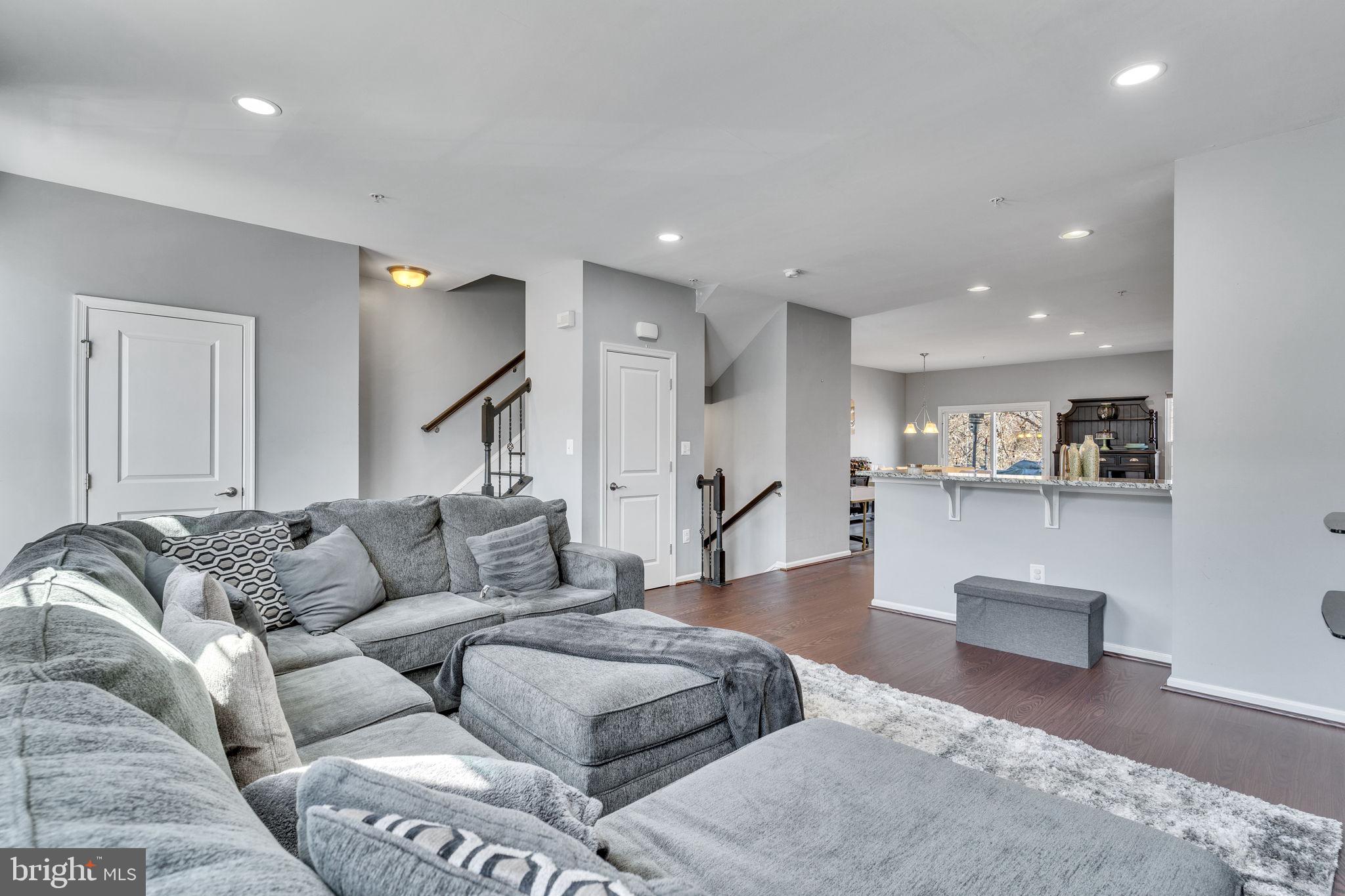 THE PARK AT ADDISON METRO - Residential