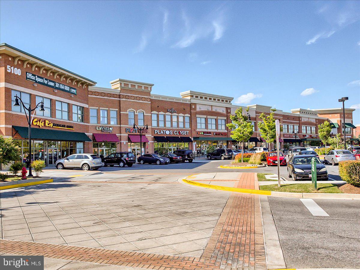 WELLINGTON TRACE - Residential