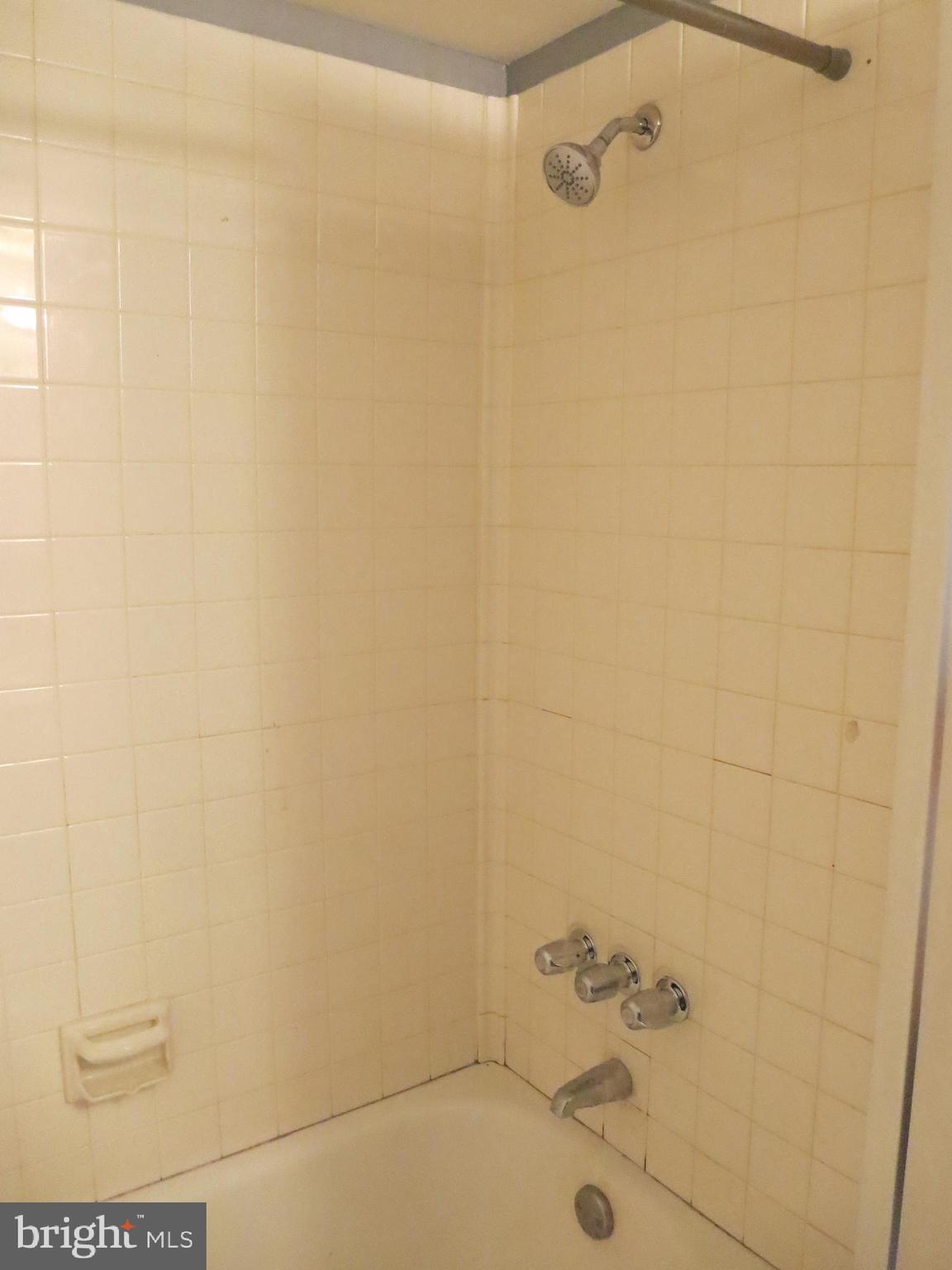 RESTON - Residential Lease