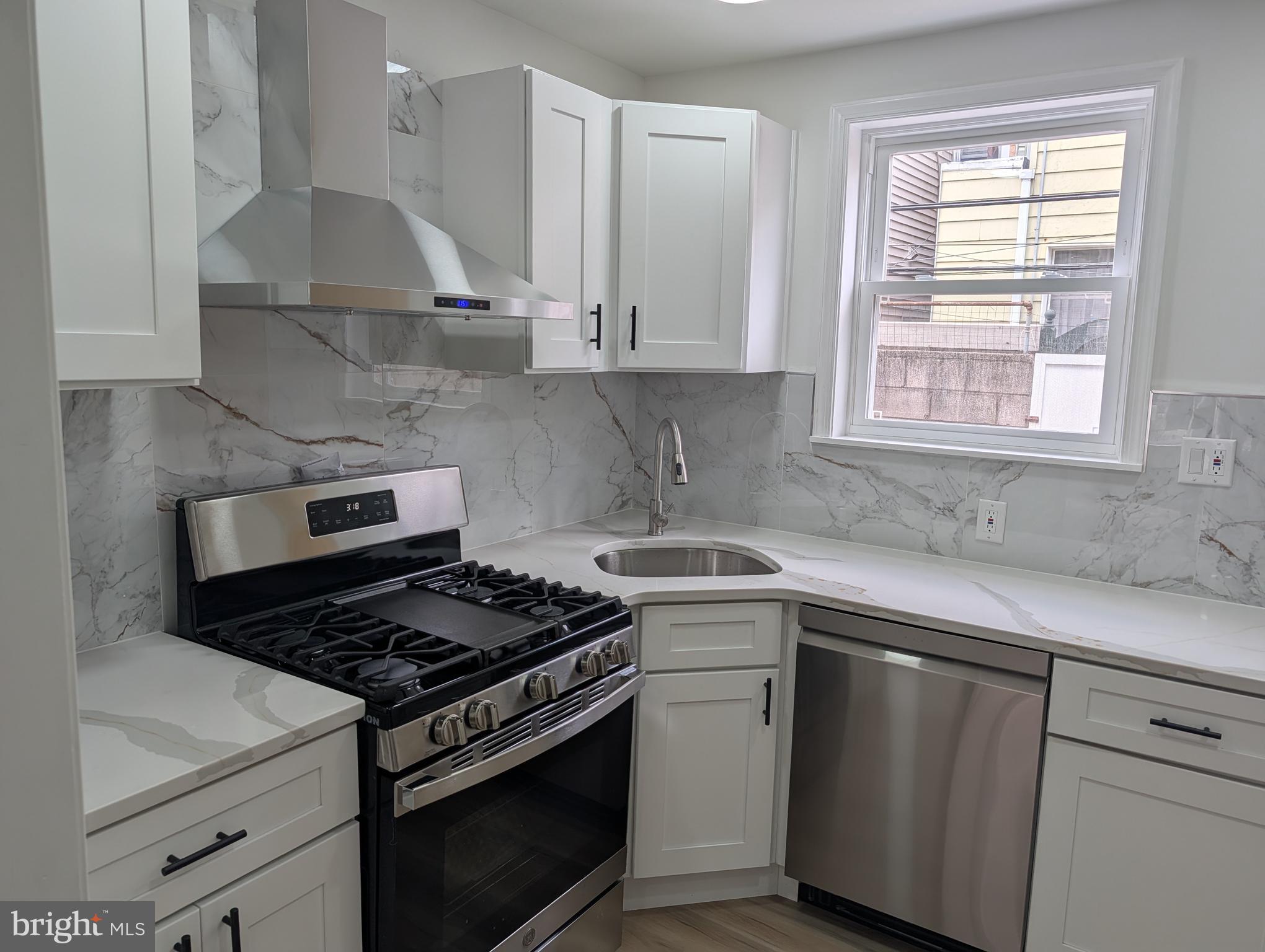 LOWER MOYAMENSING - Residential
