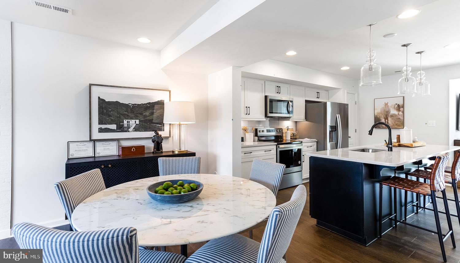 WHISPERING PINES - Residential