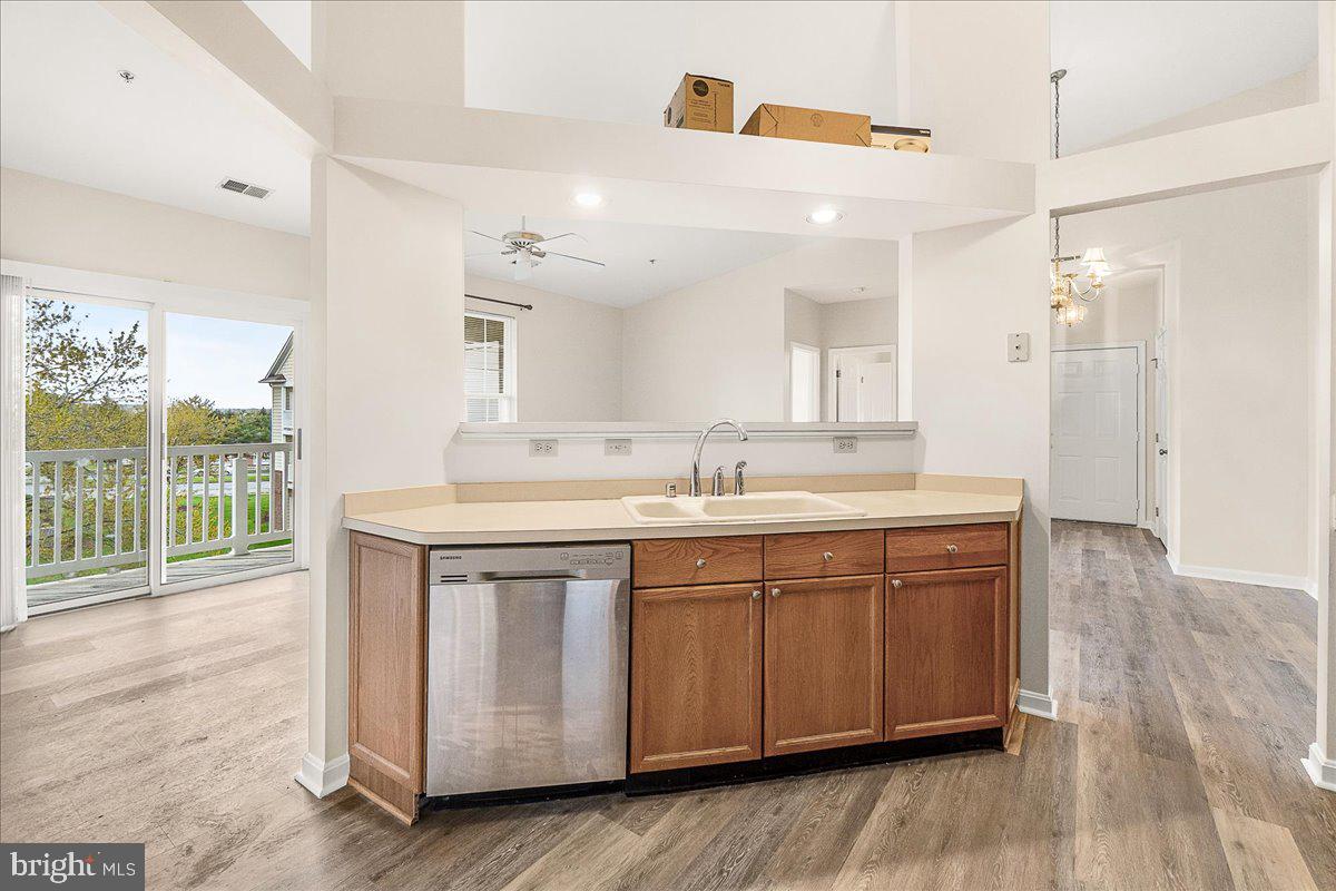 WATERSIDE - Residential