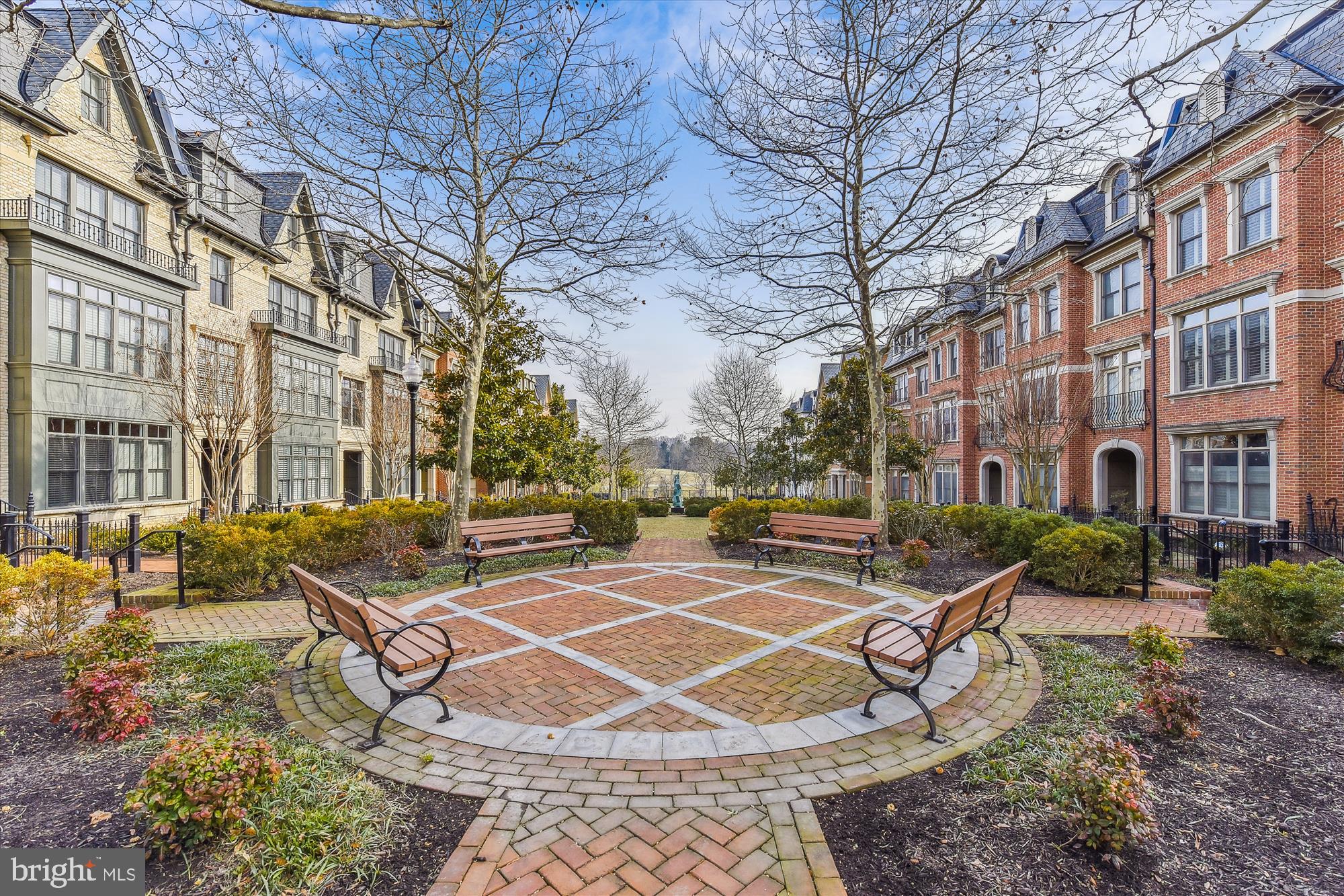 SYMPHONY PARK - Residential