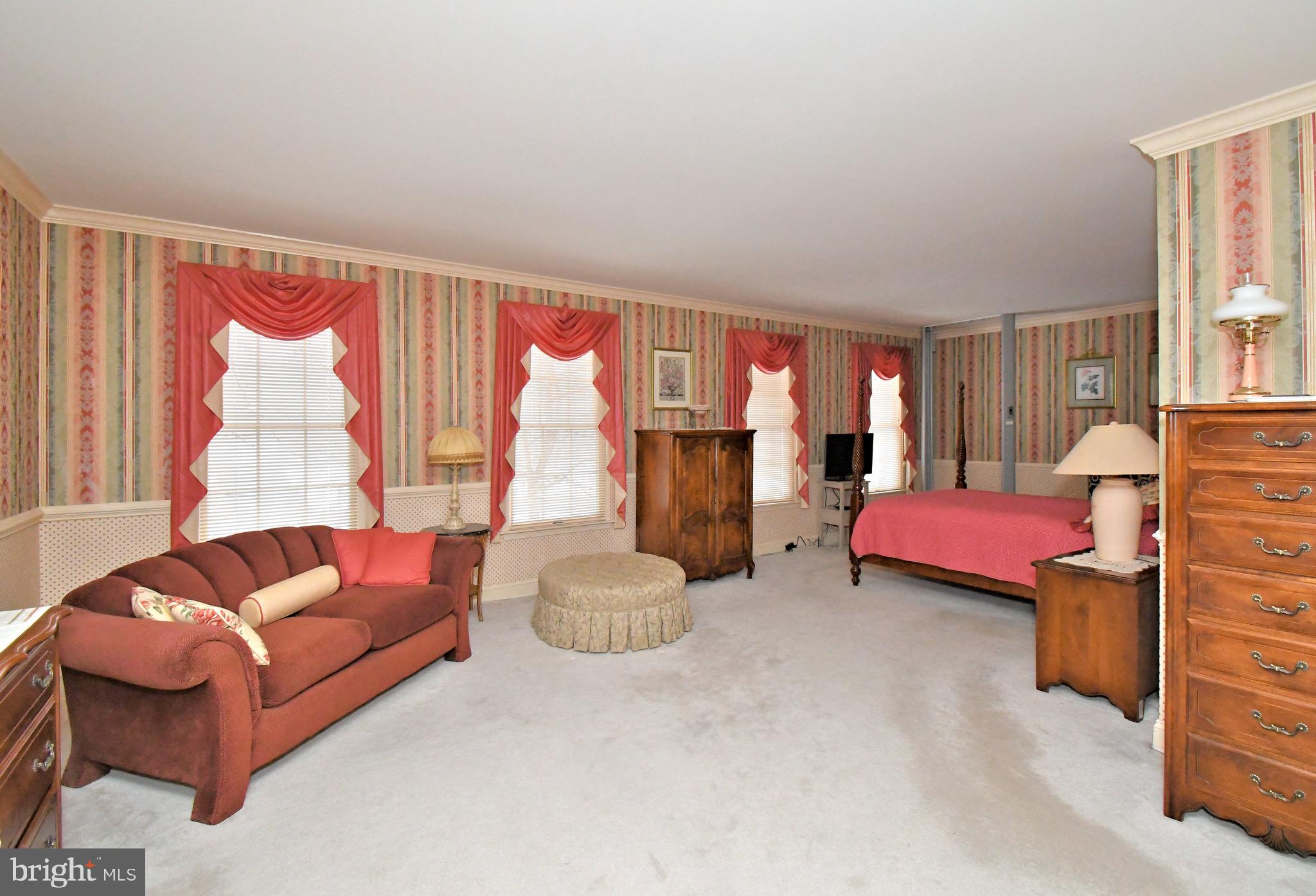 GWYNEDD KNOLL - Residential