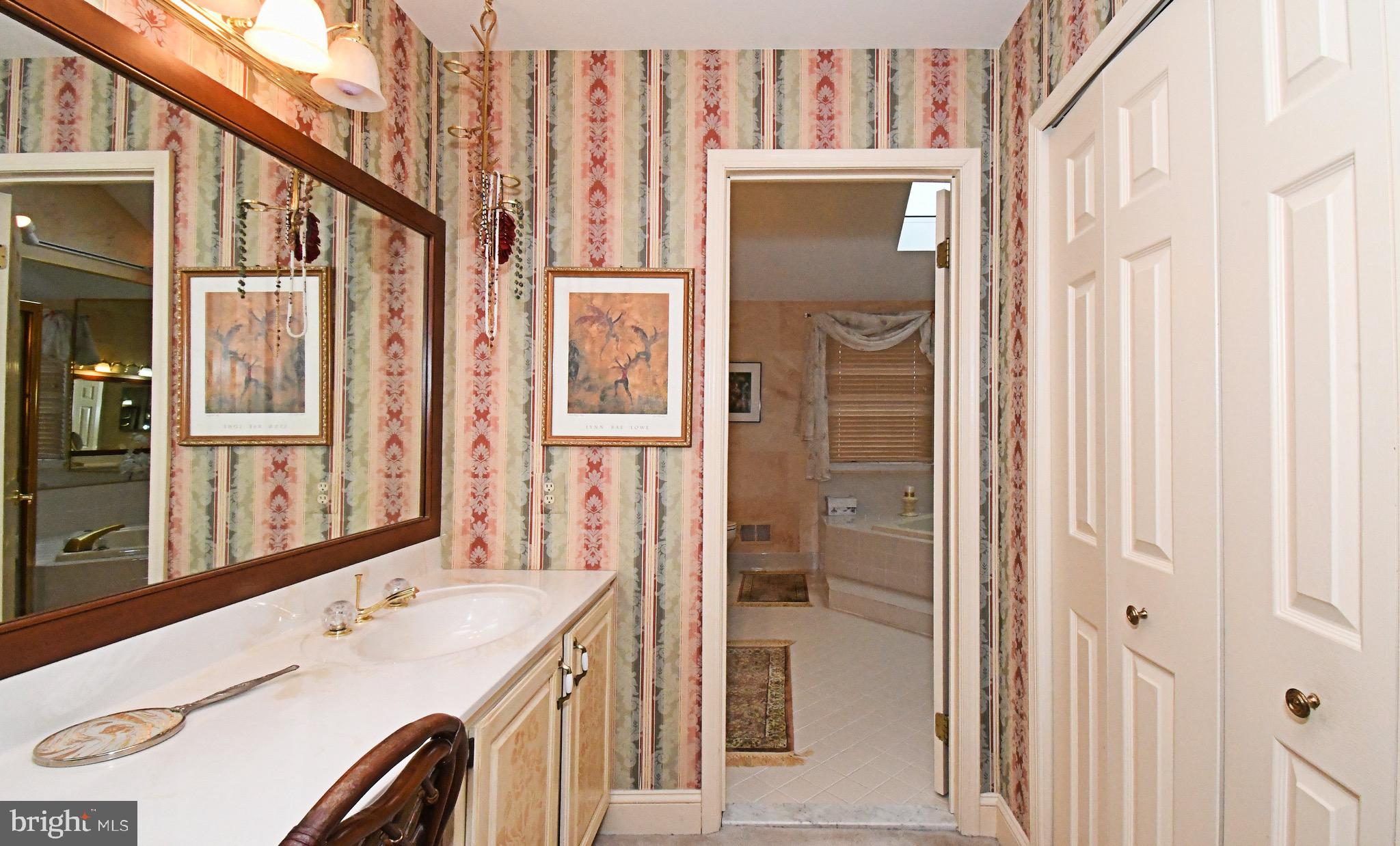 GWYNEDD KNOLL - Residential