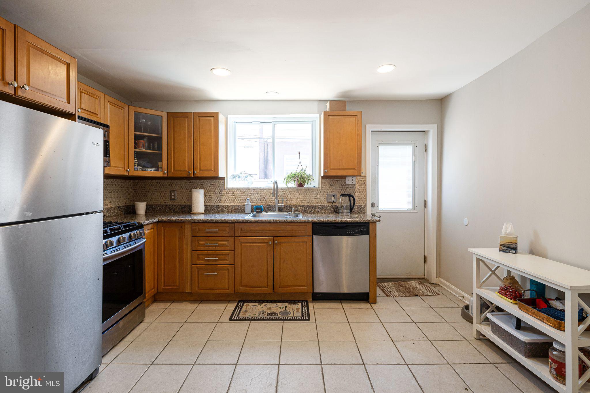 LOWER MOYAMENSING - Residential