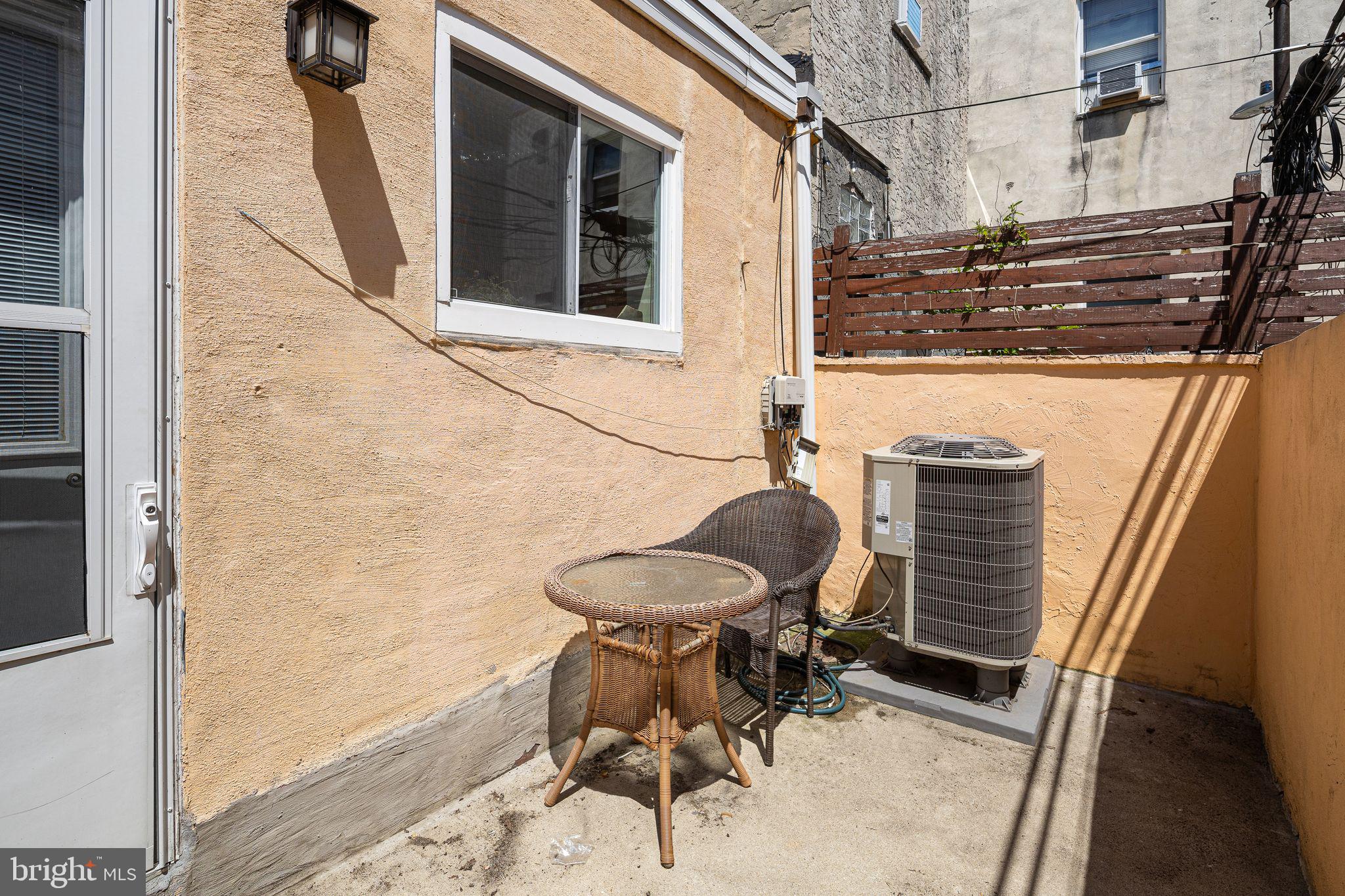 LOWER MOYAMENSING - Residential