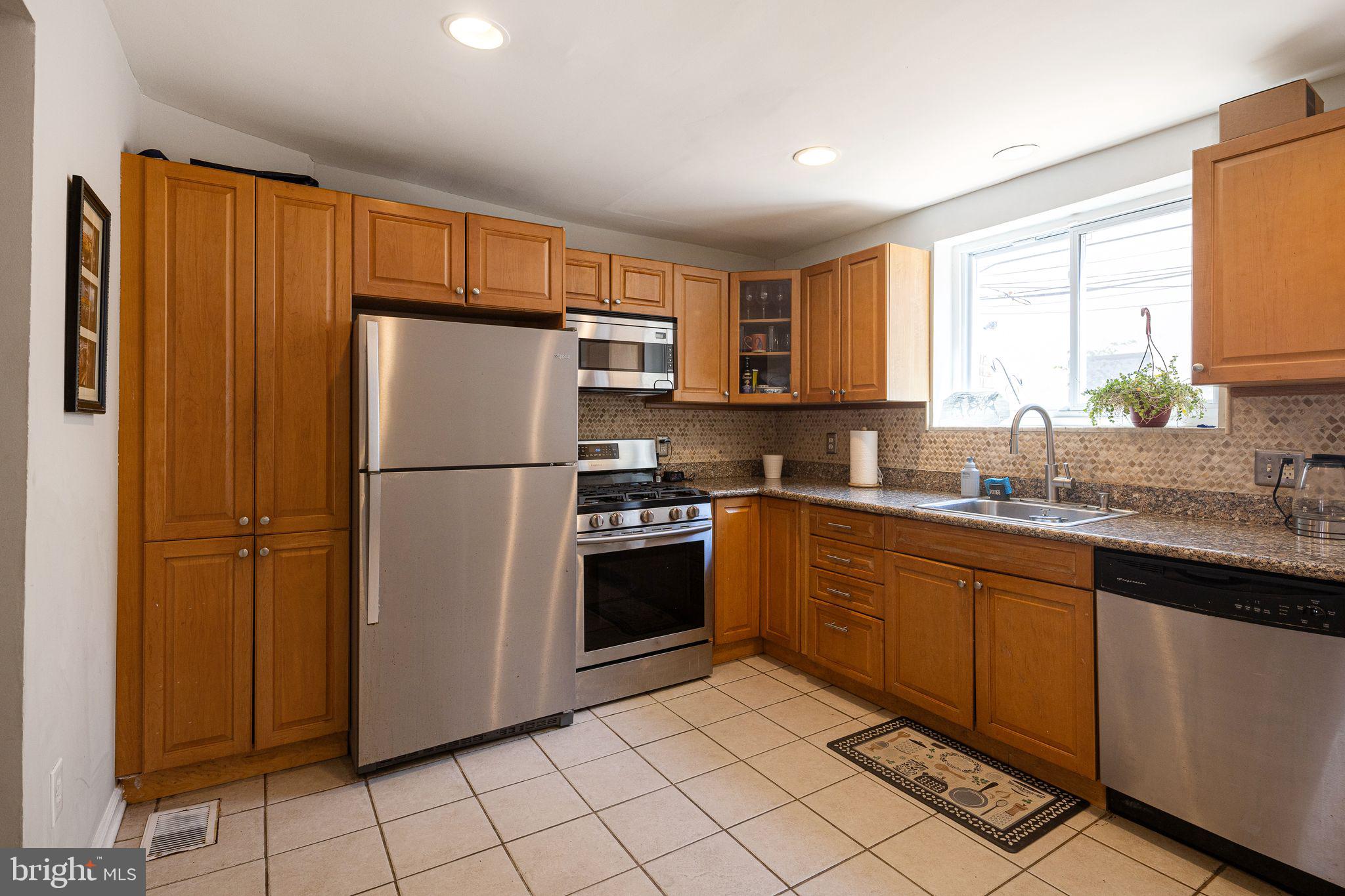 LOWER MOYAMENSING - Residential