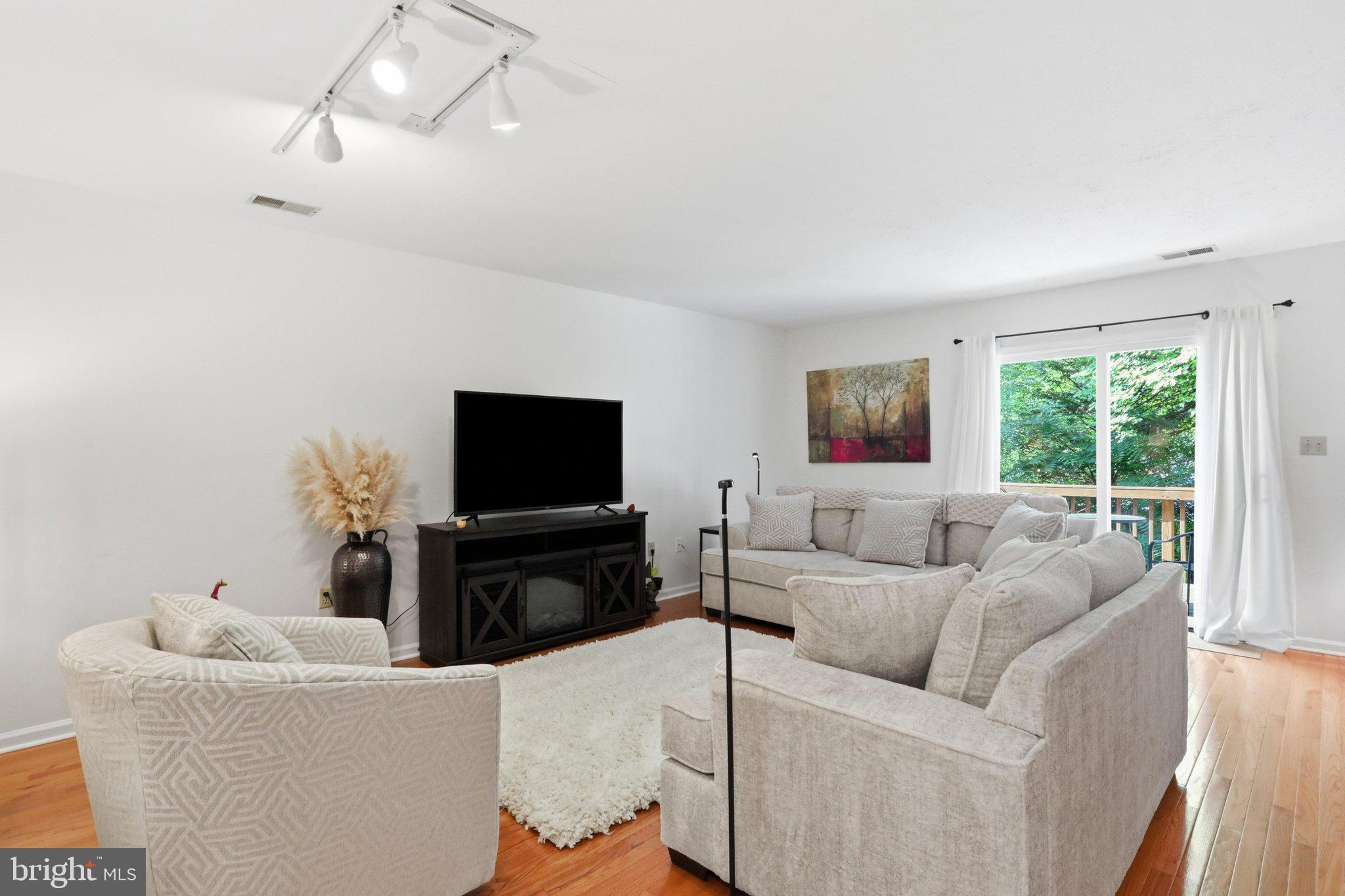 MADDEX FARM - Residential