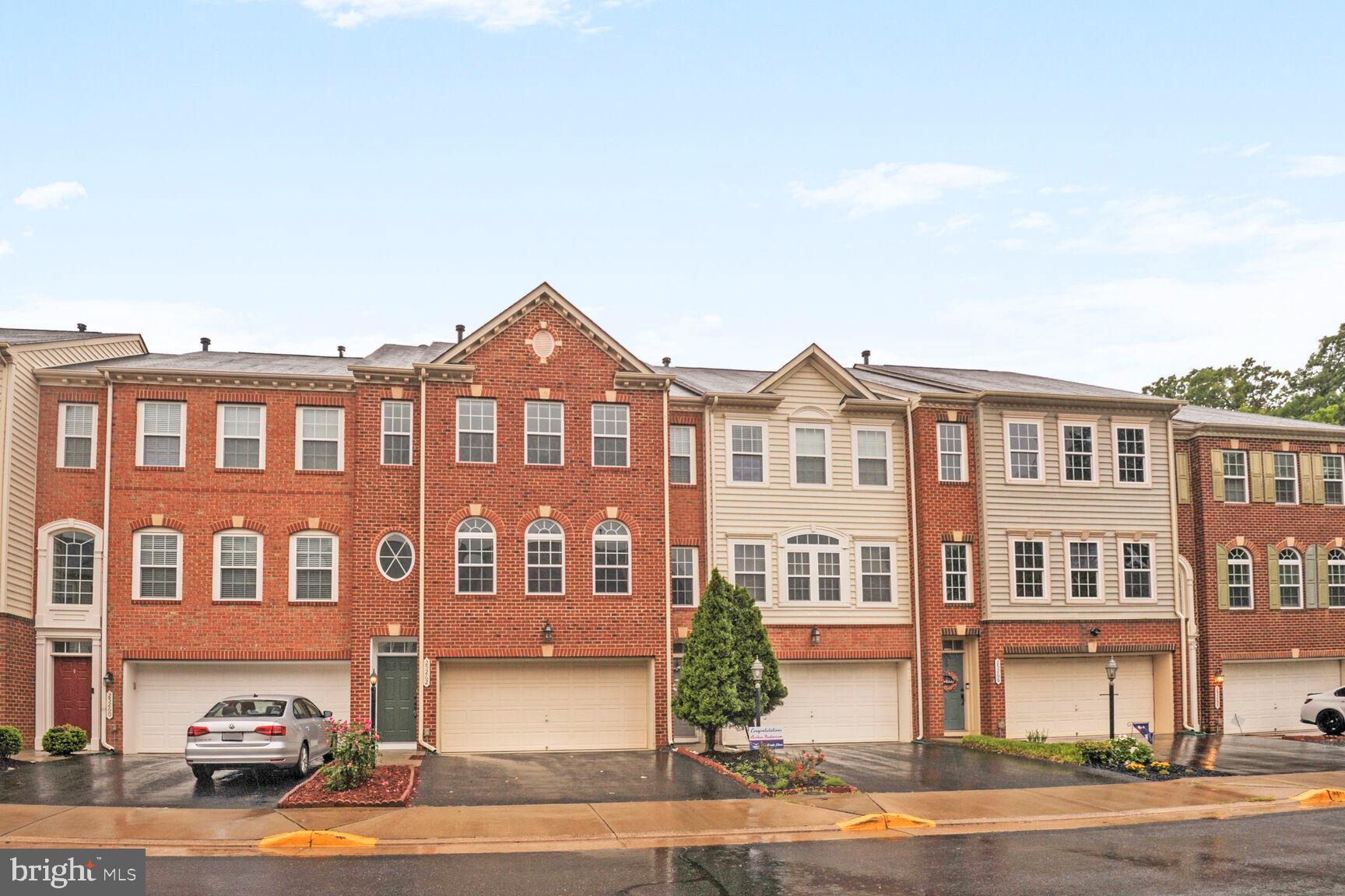 LITTLE RIVER COMMONS - Residential Lease