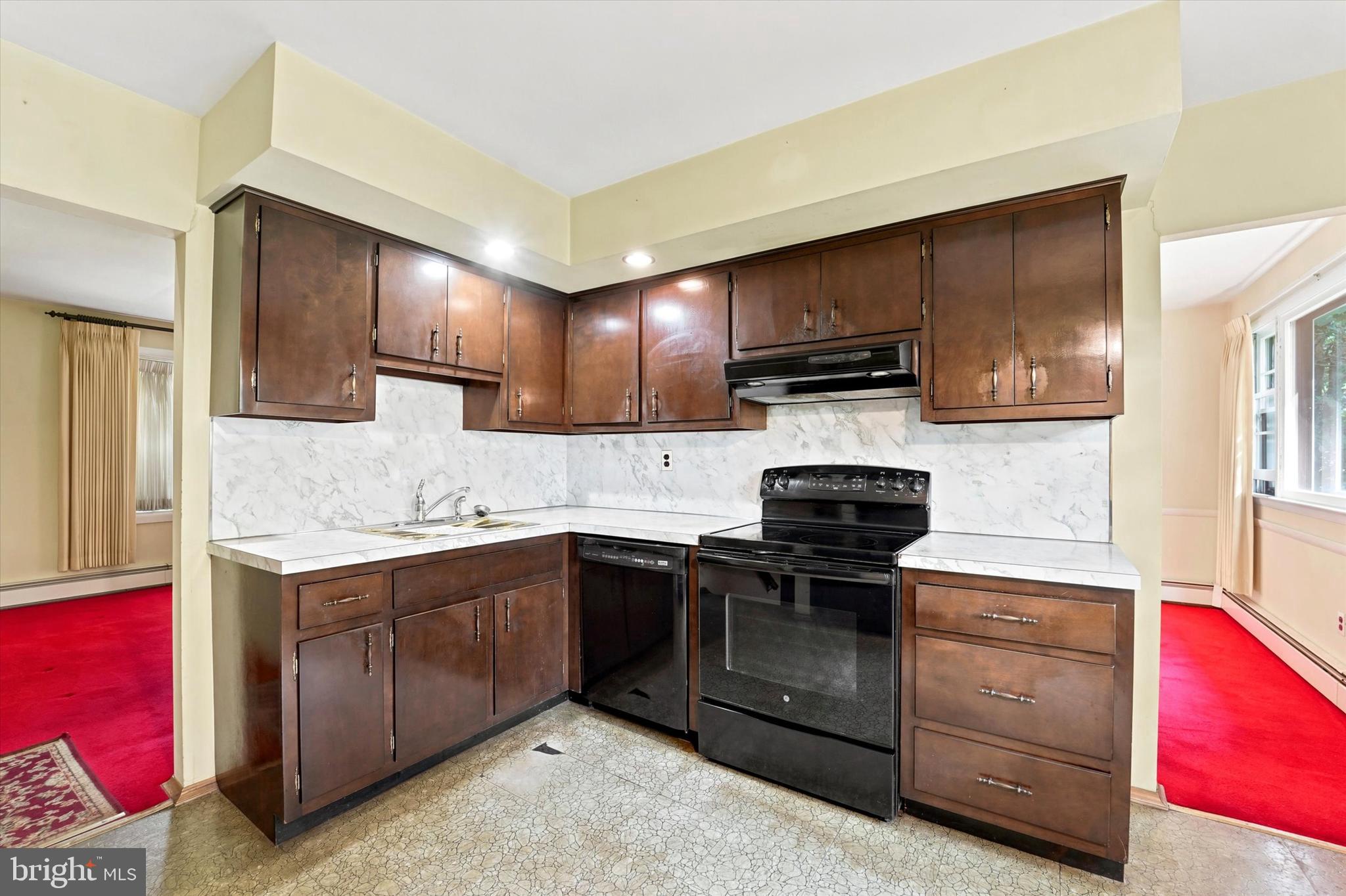 BUTTONWOOD GLEN - Residential
