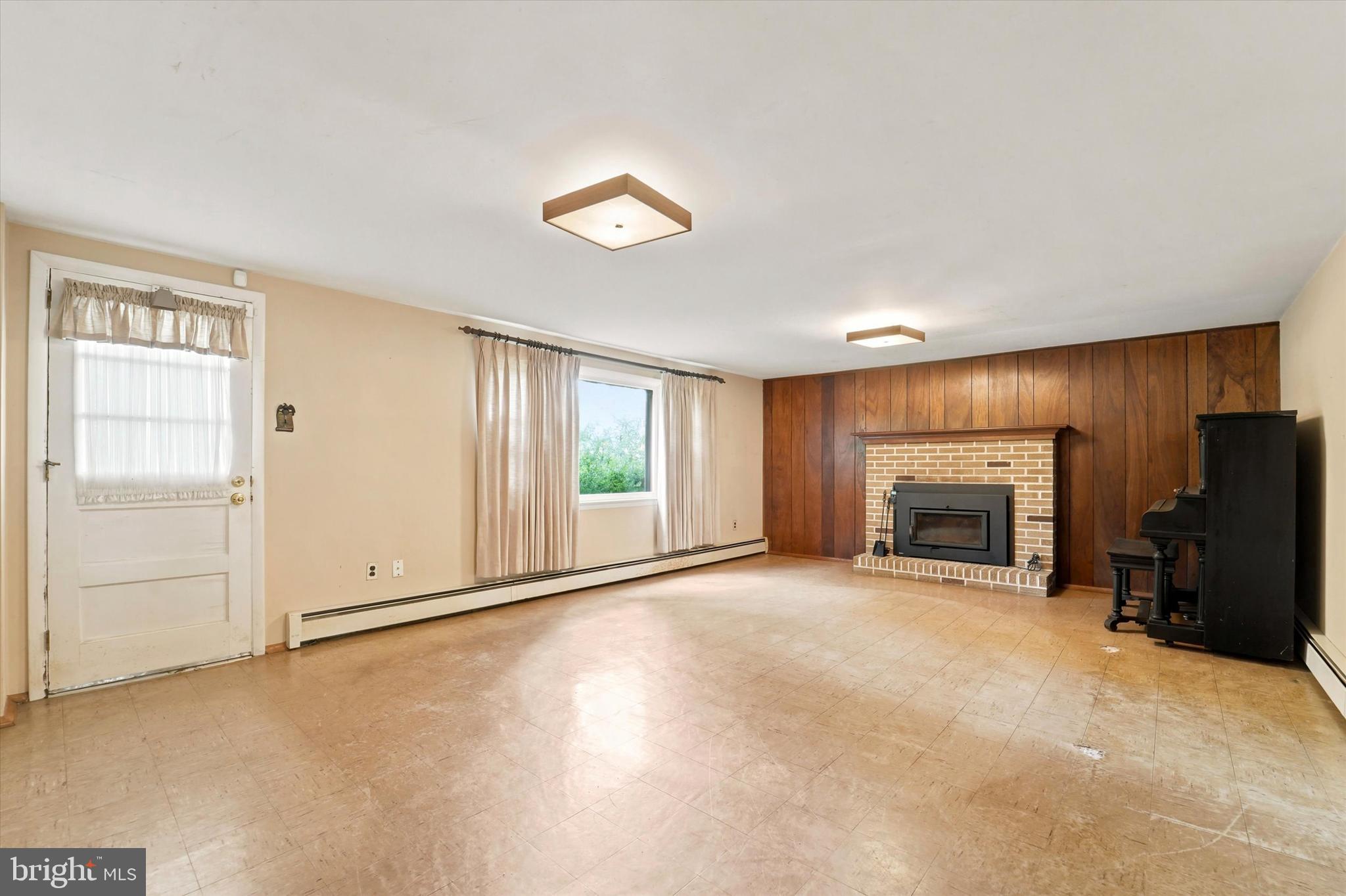 BUTTONWOOD GLEN - Residential