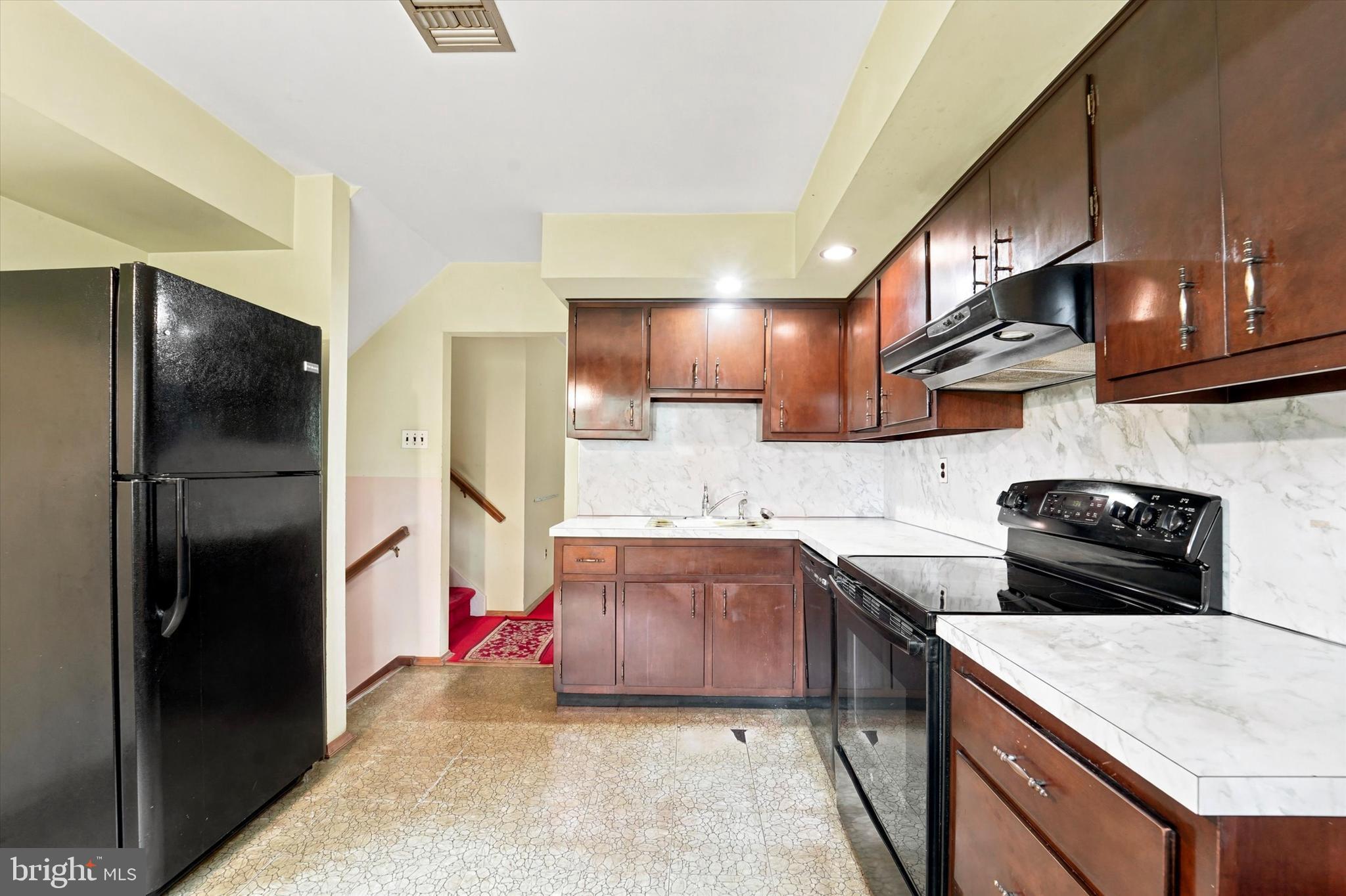 BUTTONWOOD GLEN - Residential
