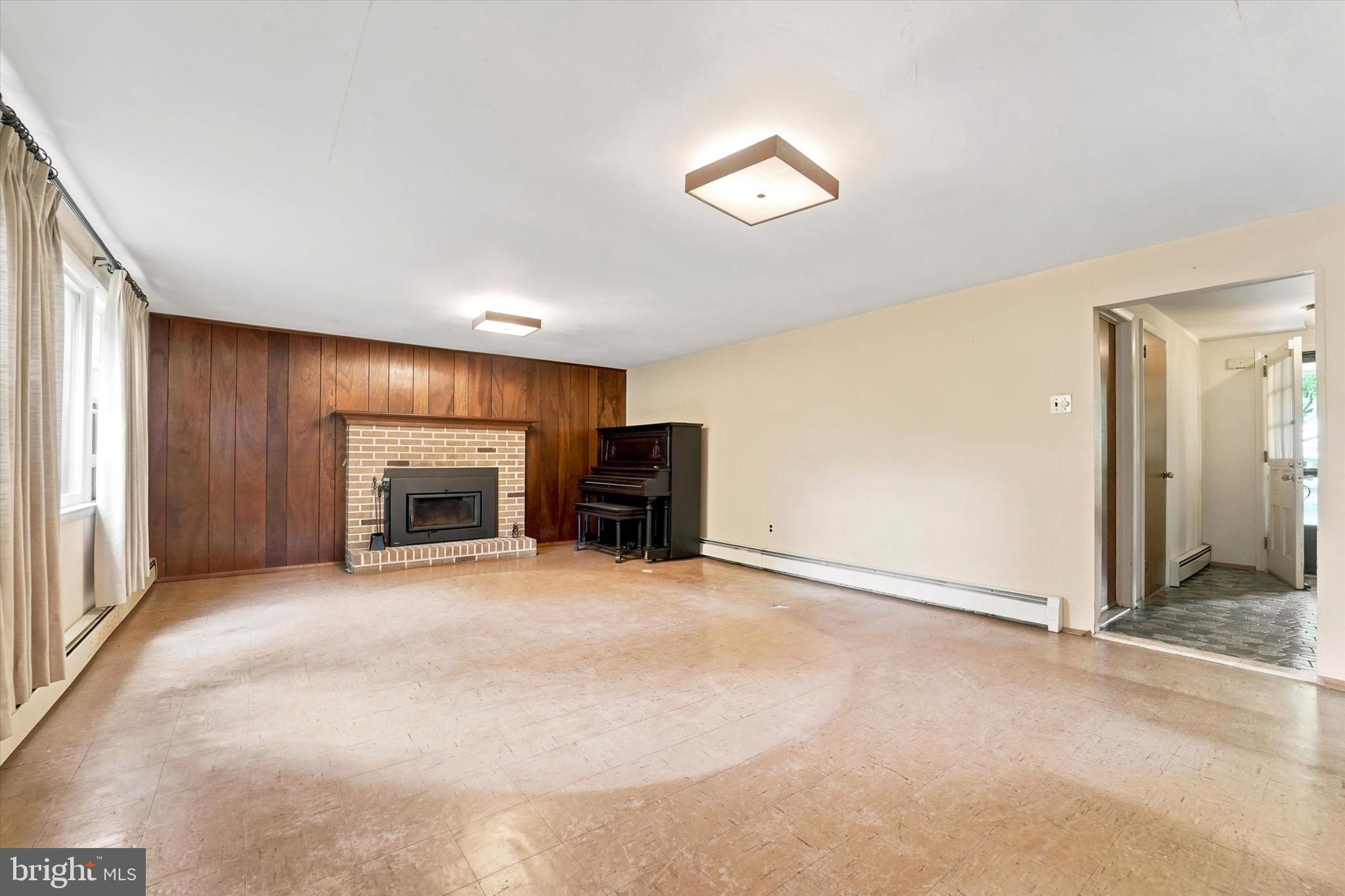 BUTTONWOOD GLEN - Residential