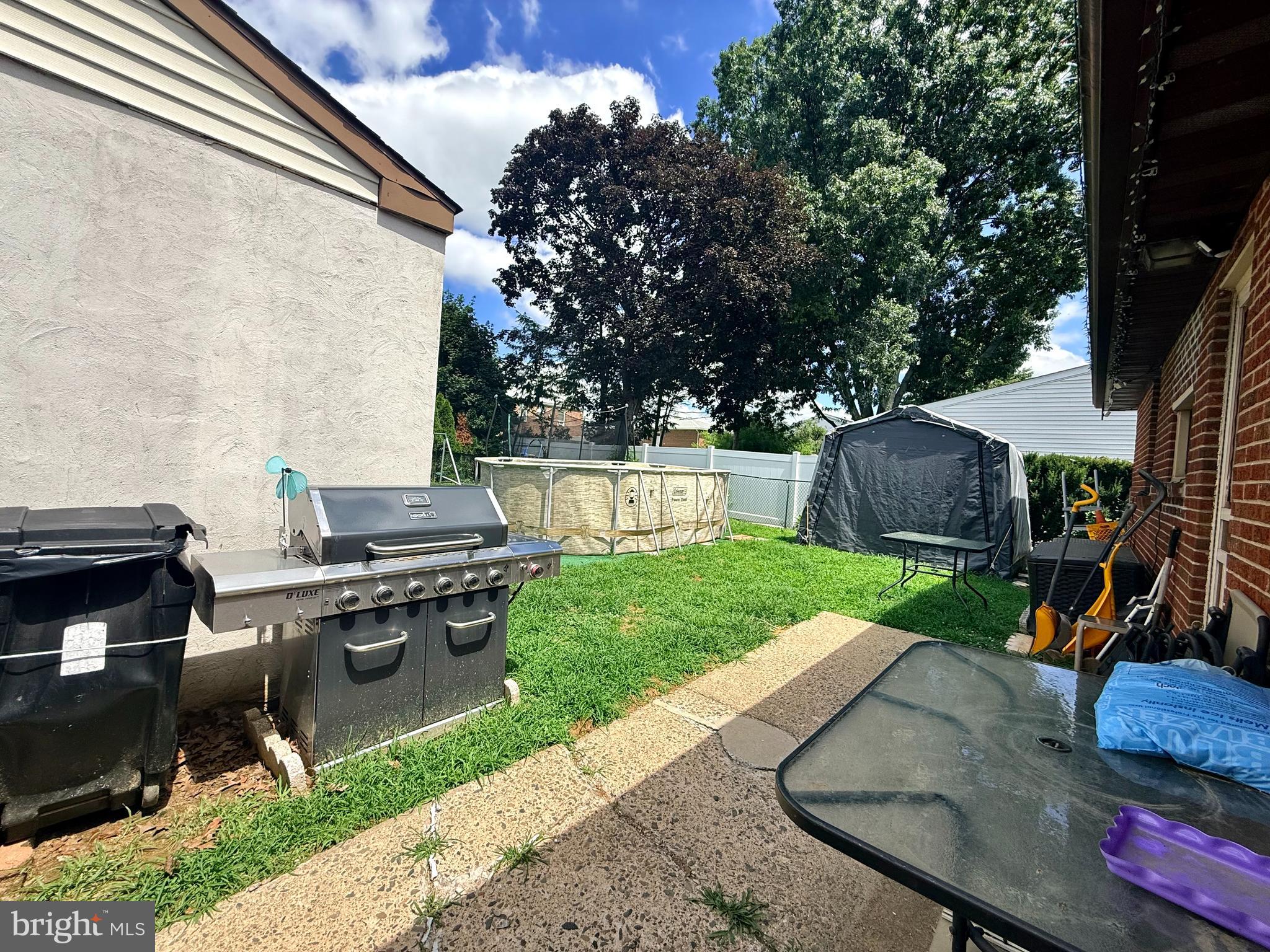 BUSTLETON - Residential