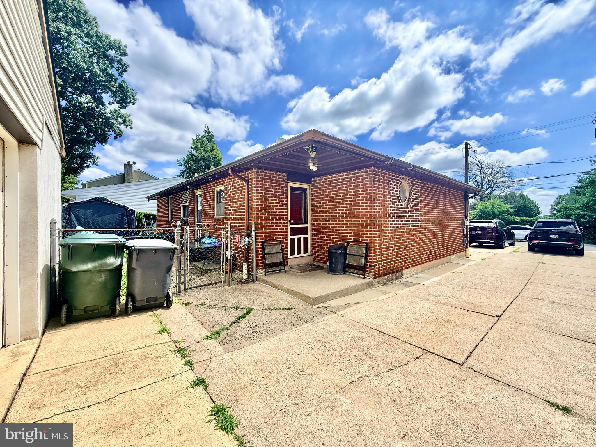 BUSTLETON - Residential