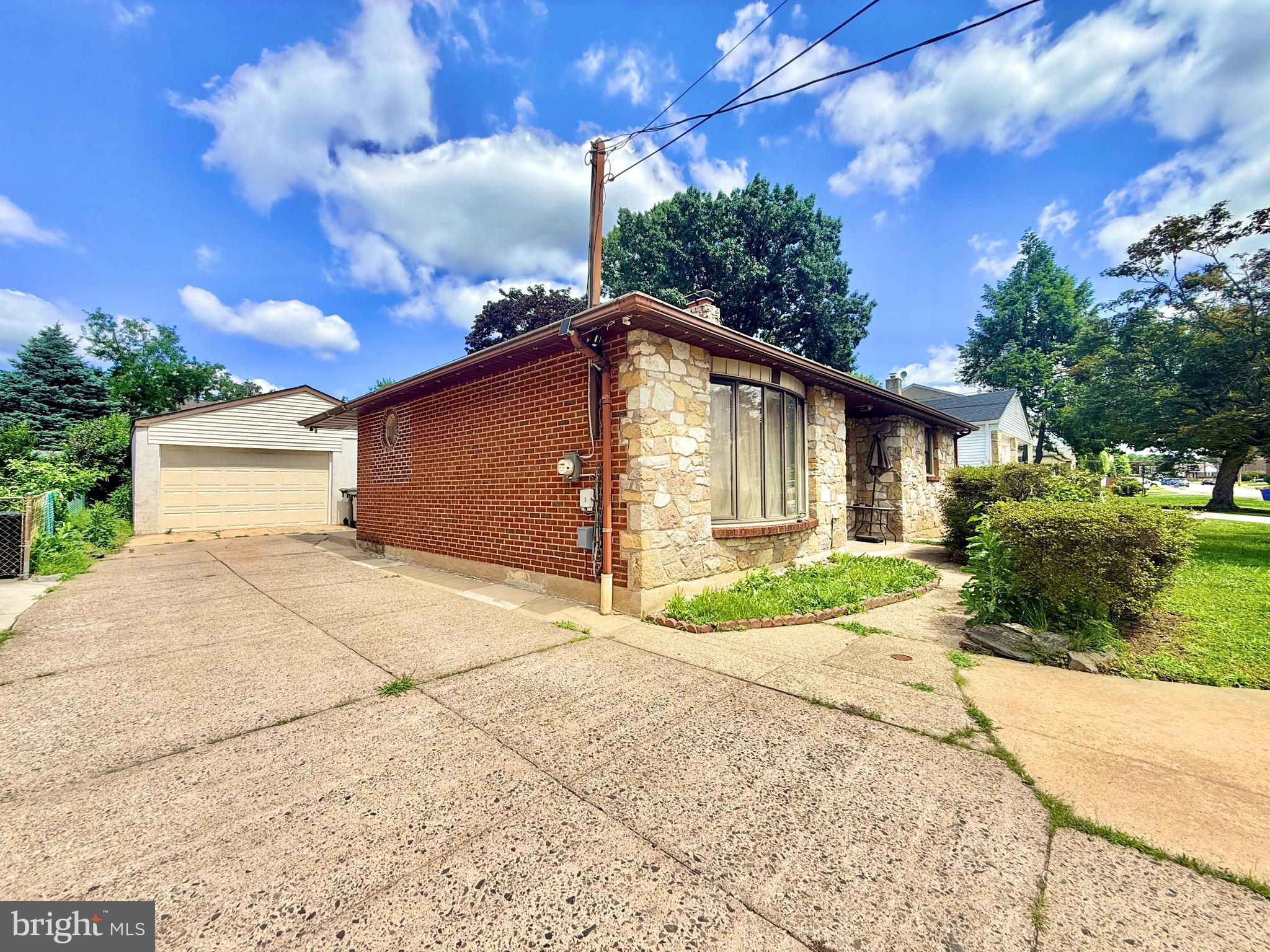 BUSTLETON - Residential