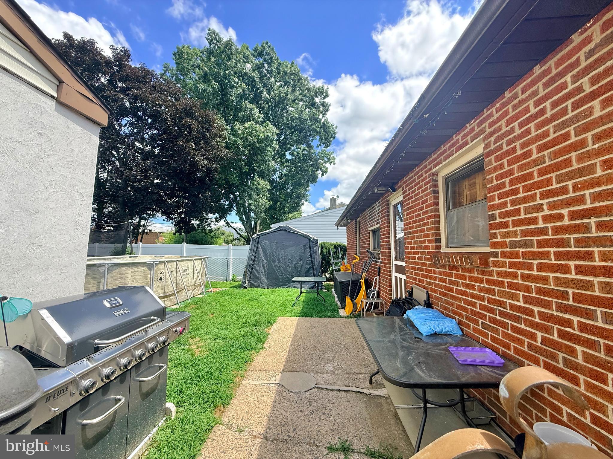 BUSTLETON - Residential