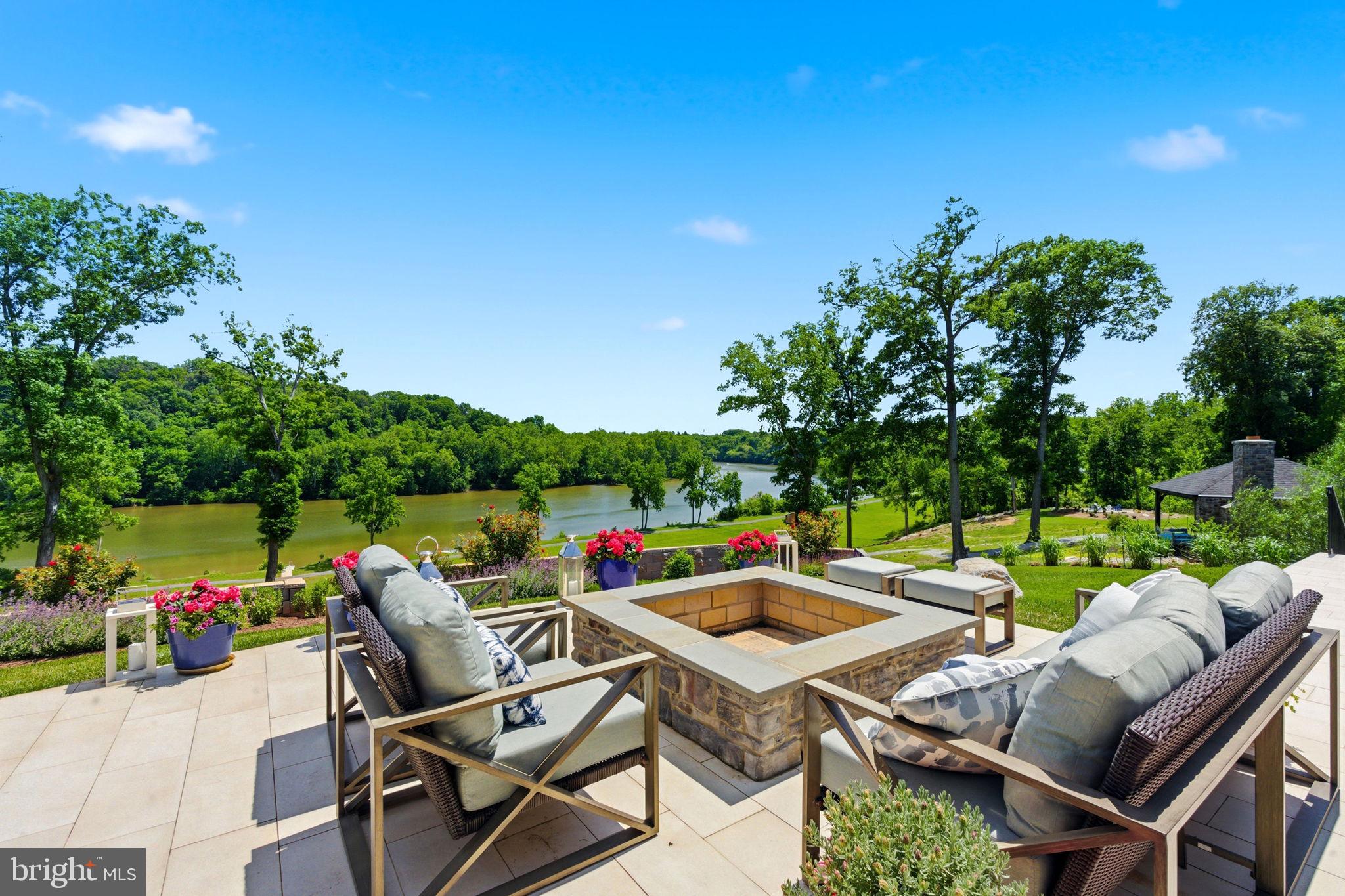 POTOMAC OVERLOOK ESTATES - Residential