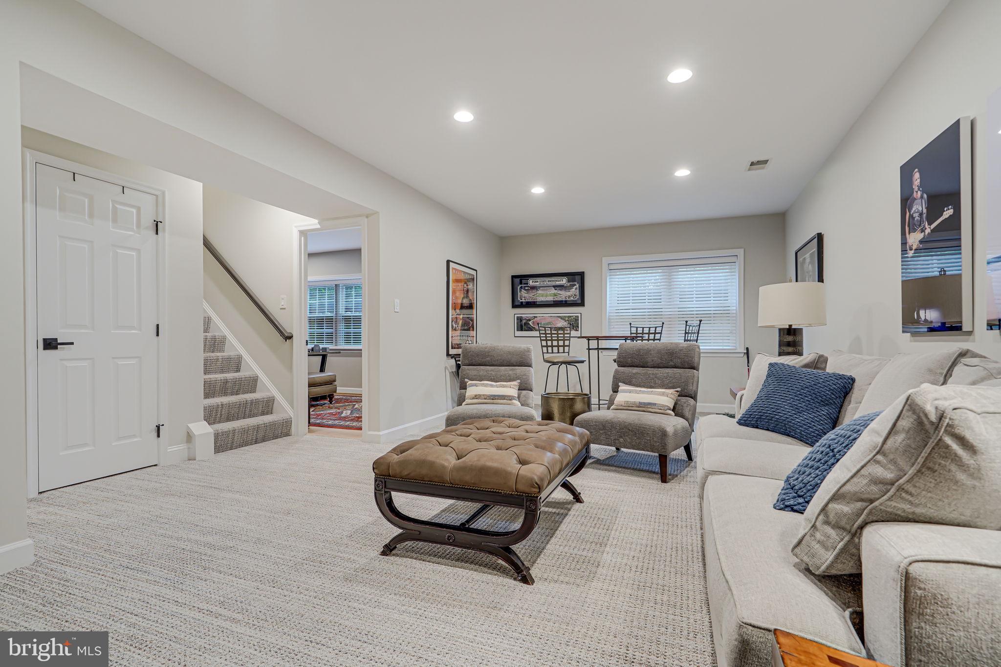 MCLEAN VILLAGE - Residential