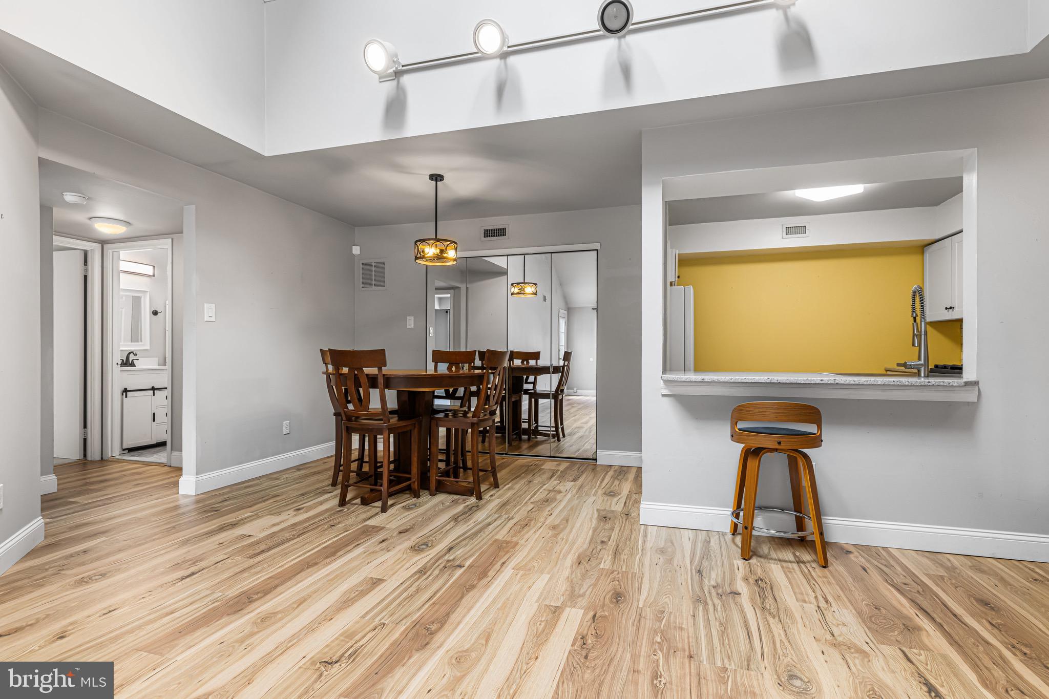 VALLEY GLEN - Residential