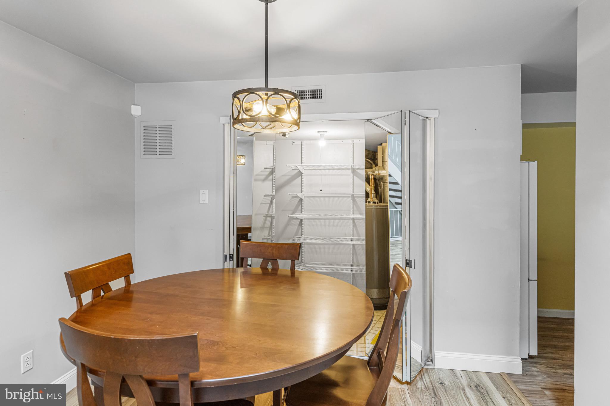 VALLEY GLEN - Residential