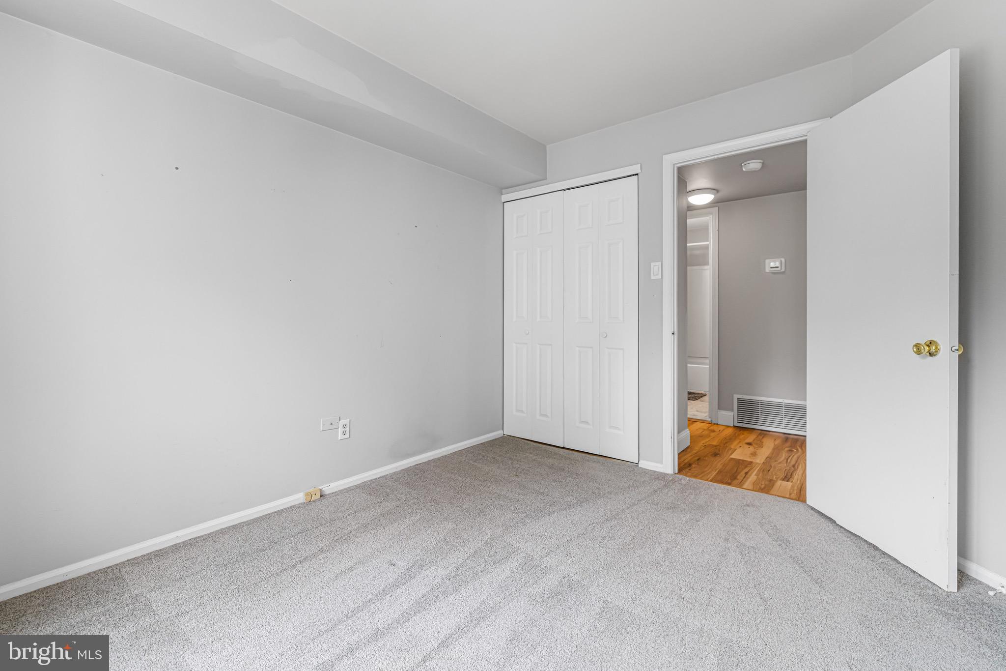 VALLEY GLEN - Residential