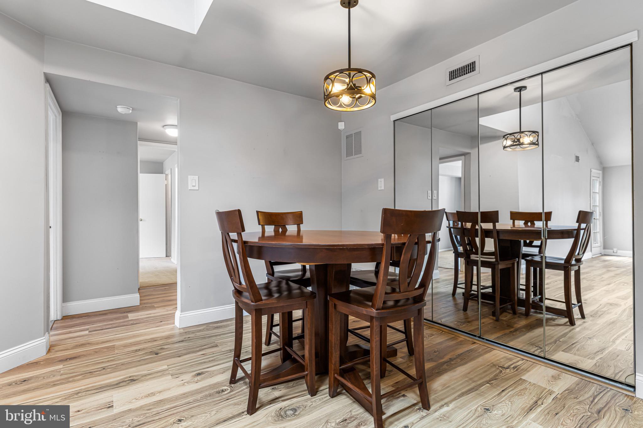 VALLEY GLEN - Residential