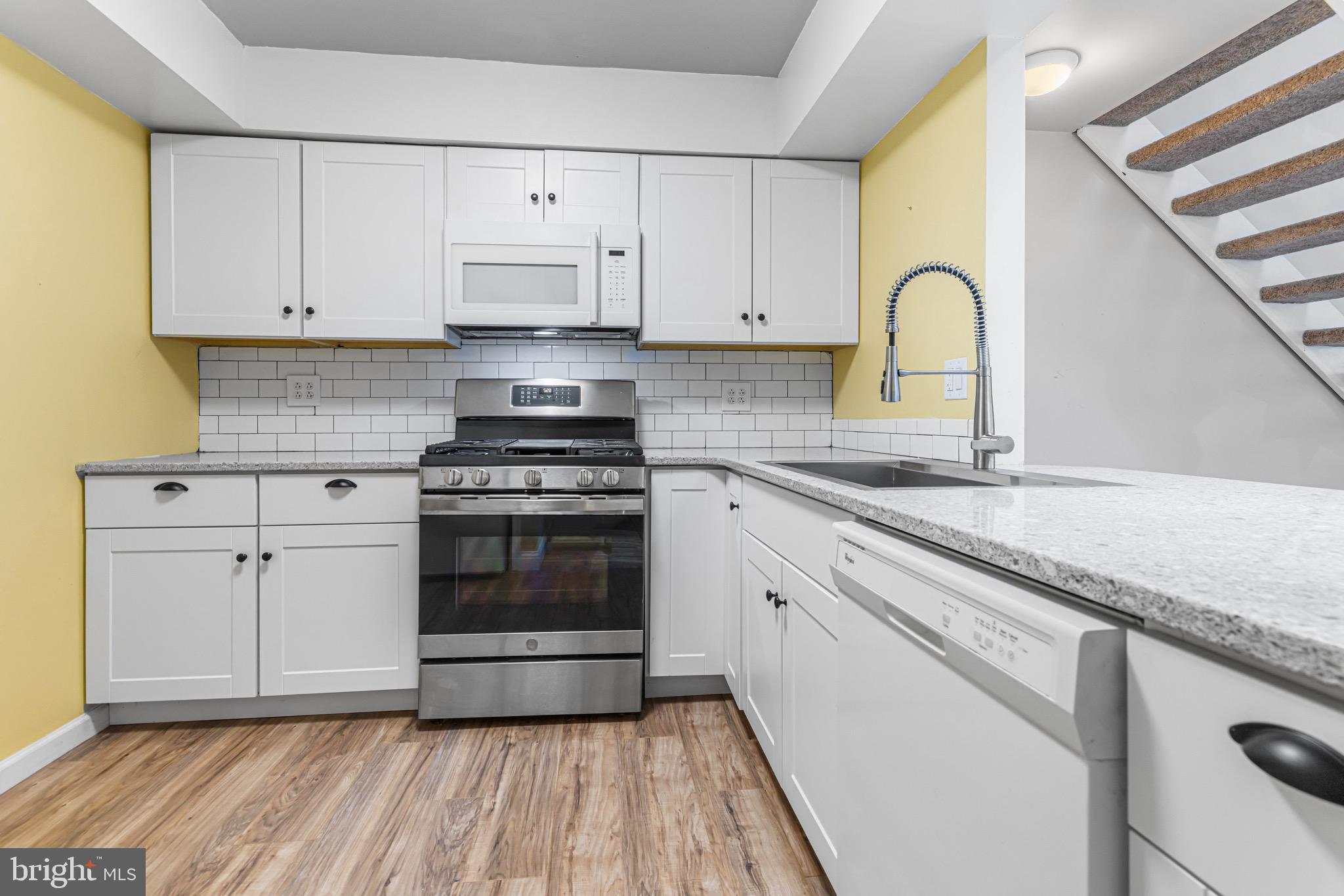 VALLEY GLEN - Residential