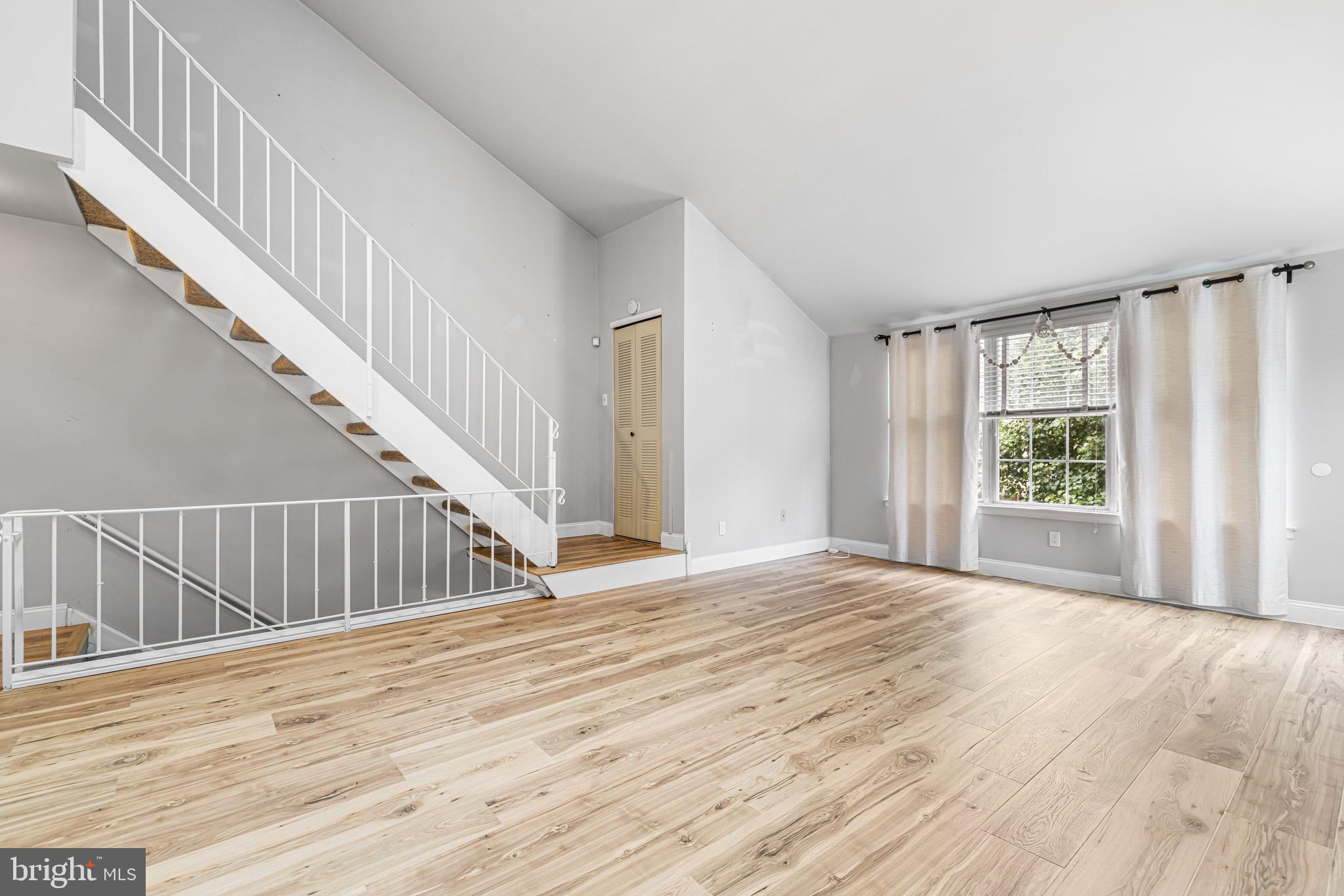 VALLEY GLEN - Residential