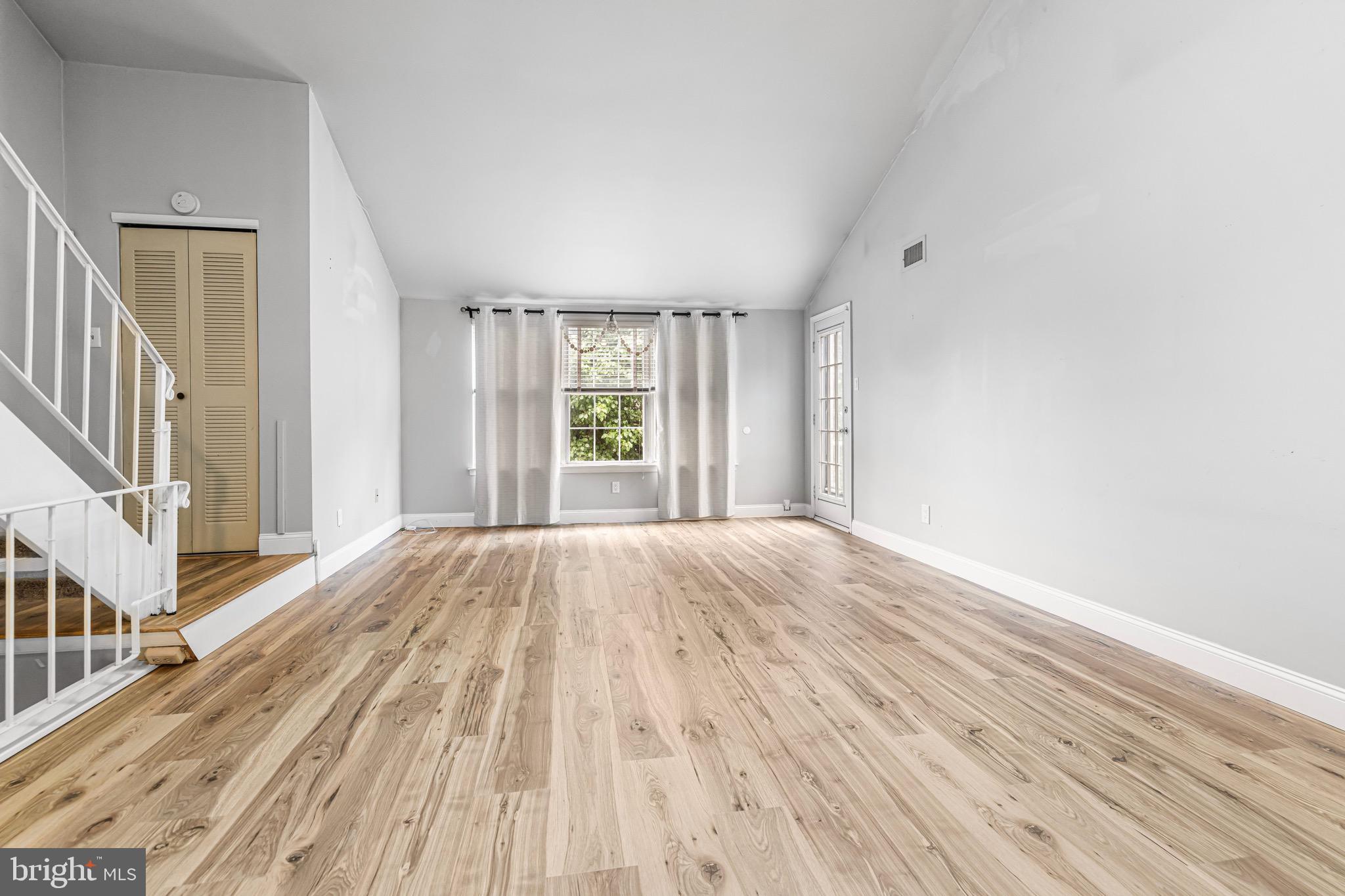 VALLEY GLEN - Residential