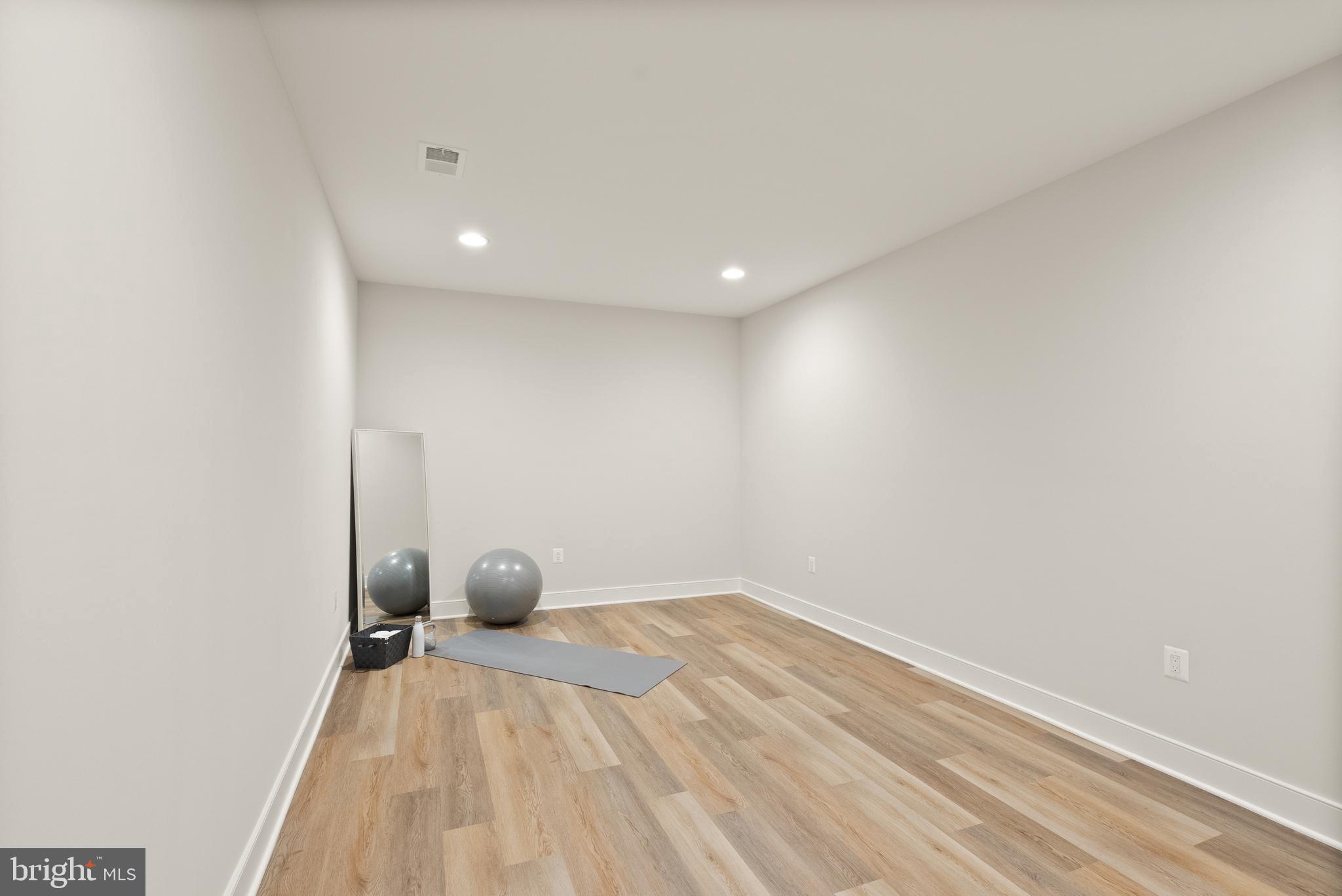 DUNN LORING - Residential