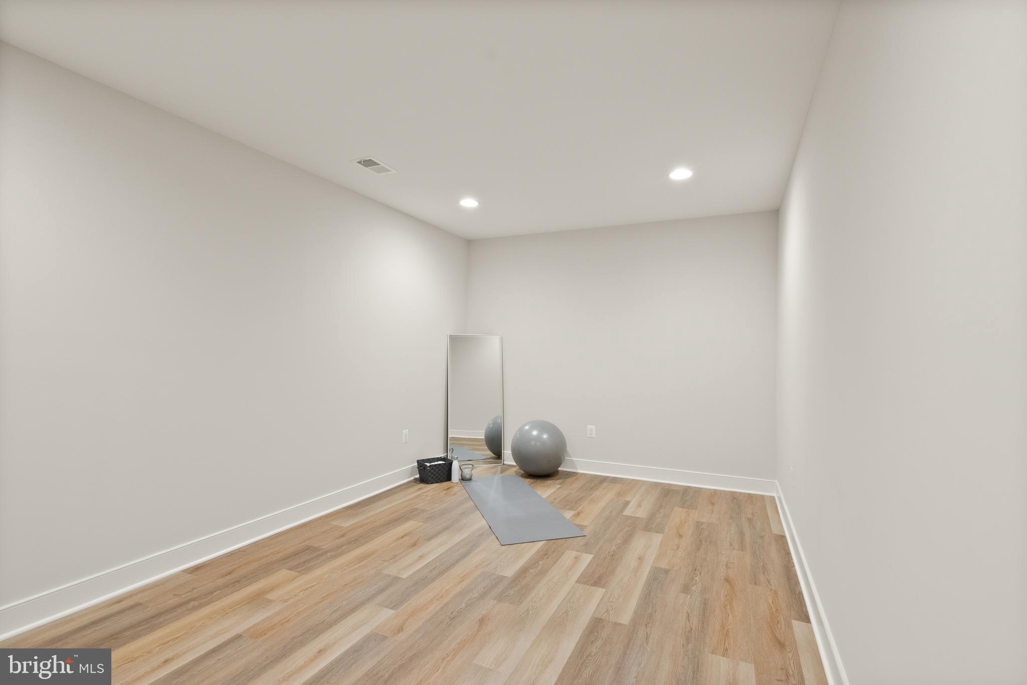 DUNN LORING - Residential