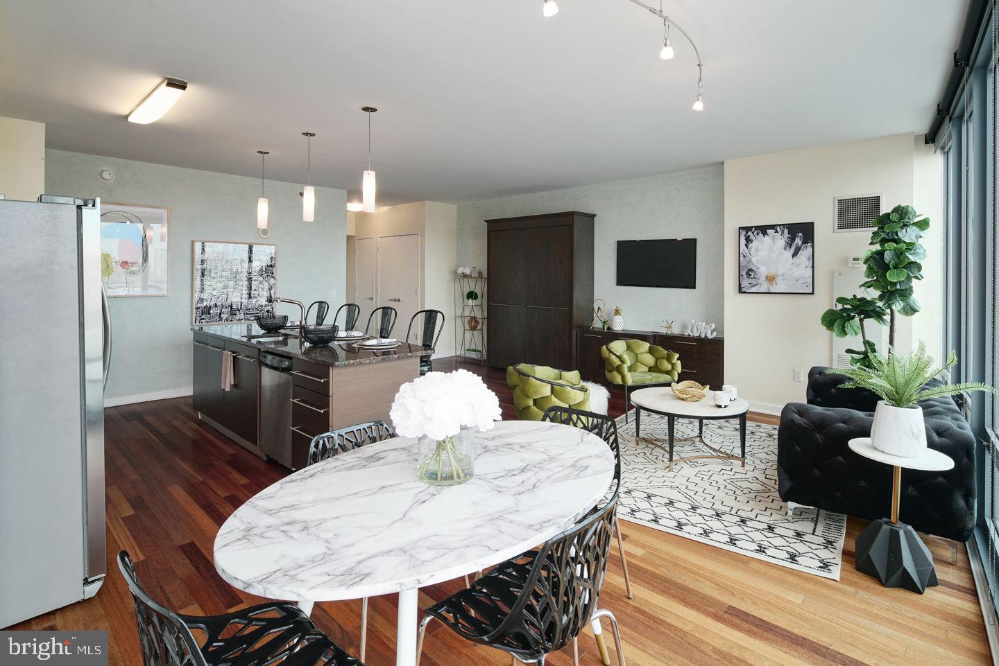 RITTENHOUSE SQUARE - Residential