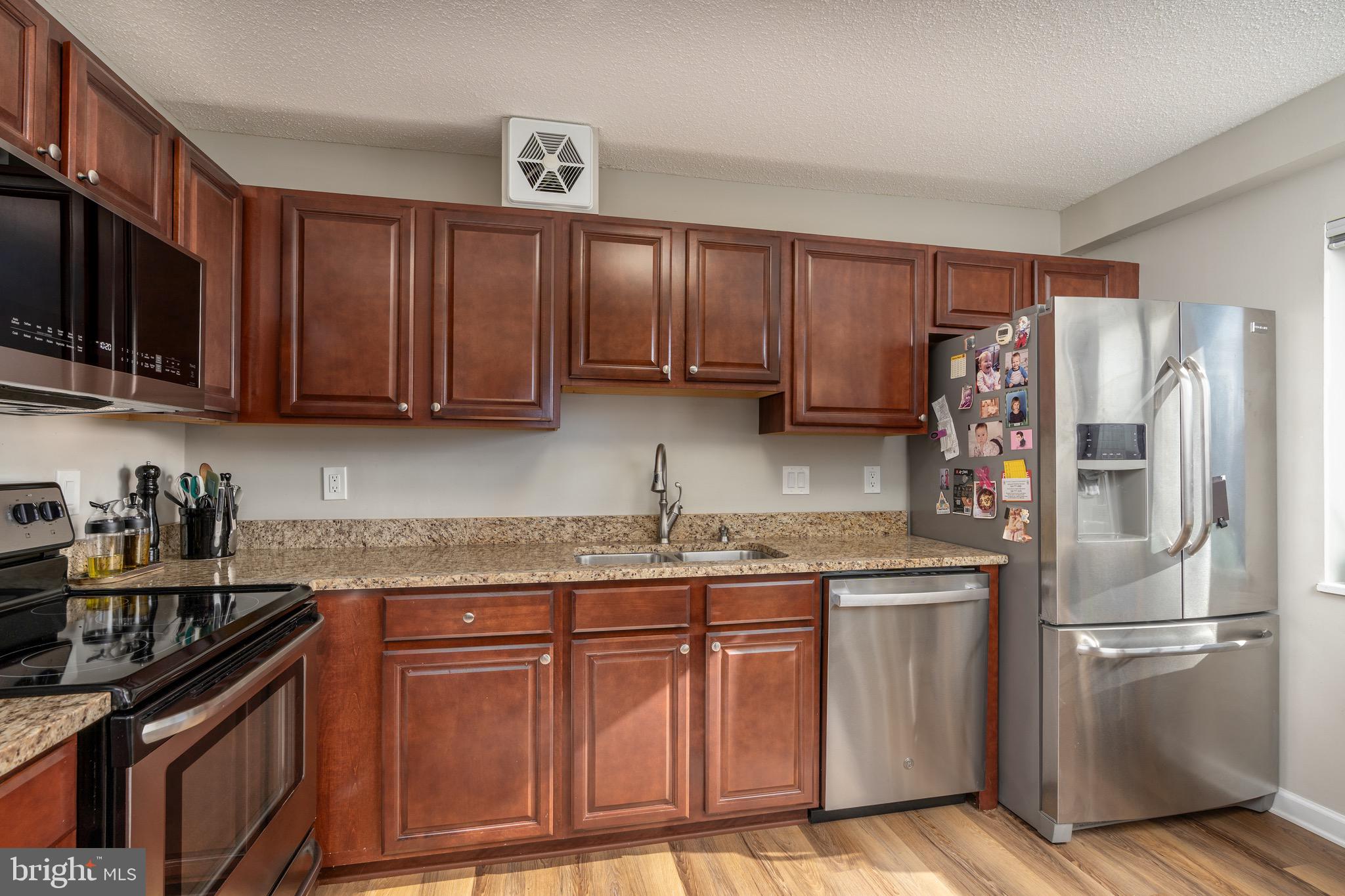 LEISURE WORLD - Residential