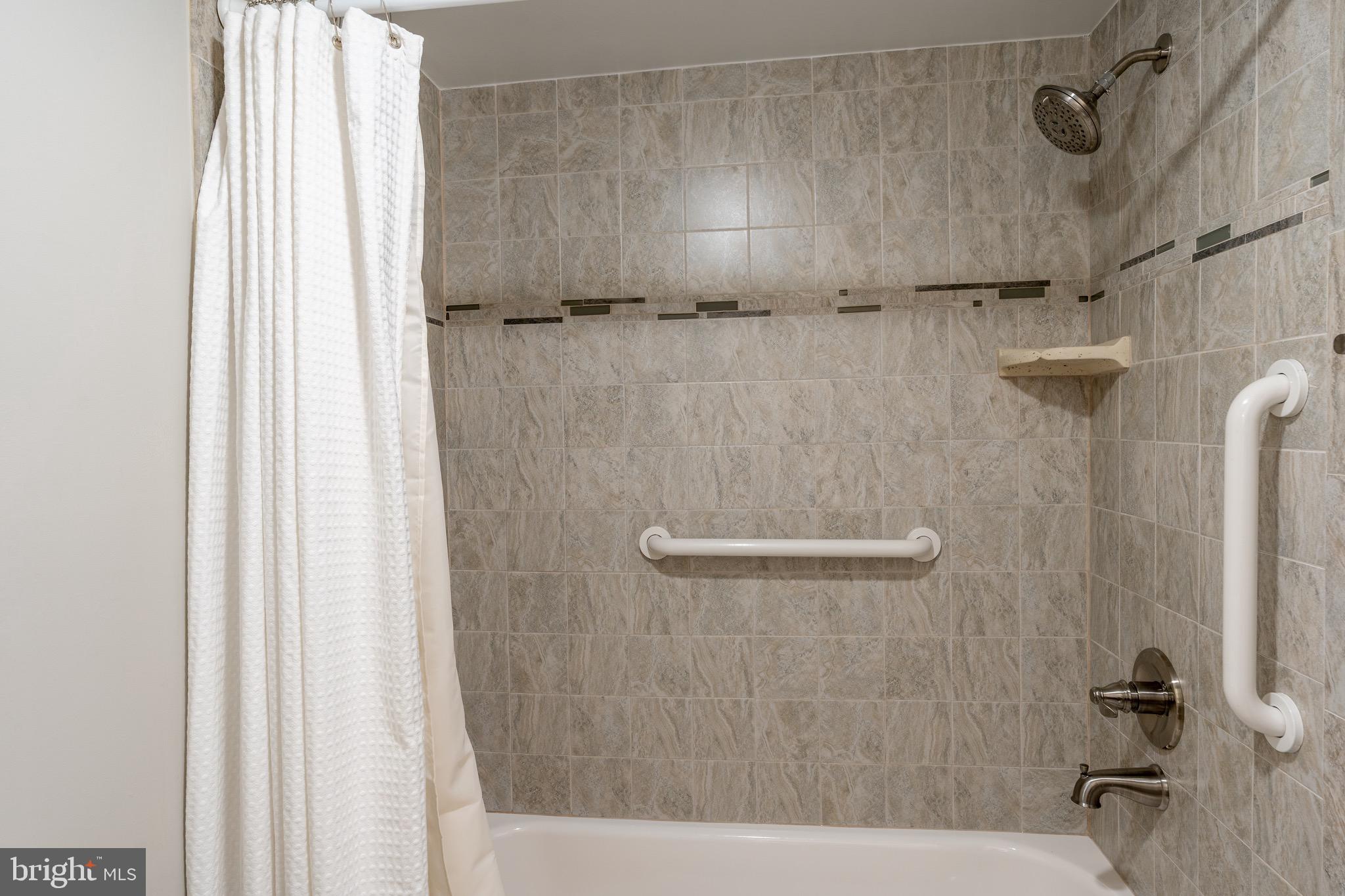 LEISURE WORLD - Residential
