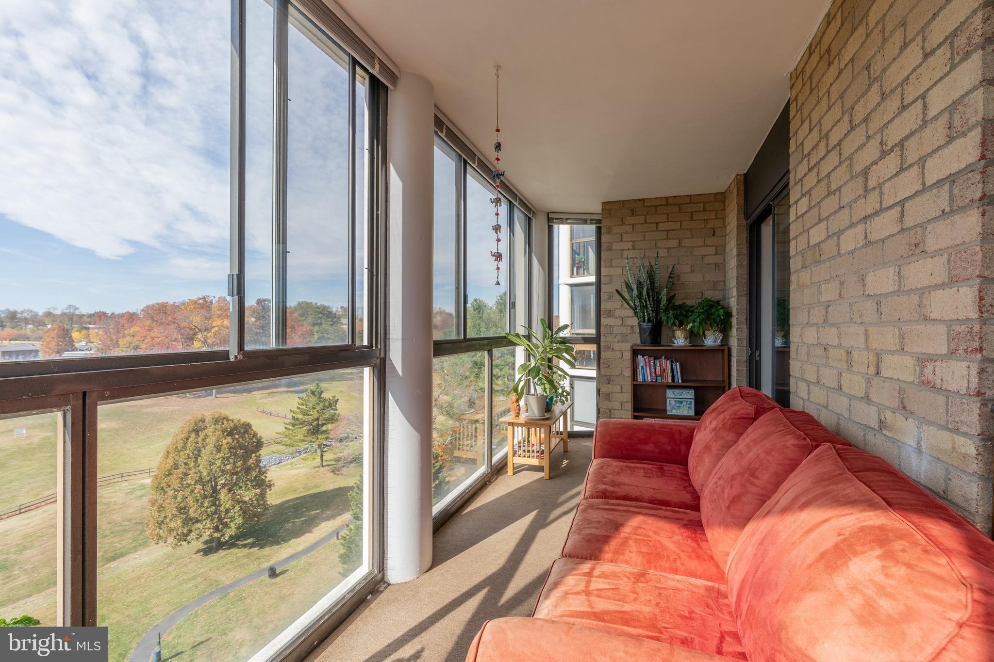 LEISURE WORLD - Residential