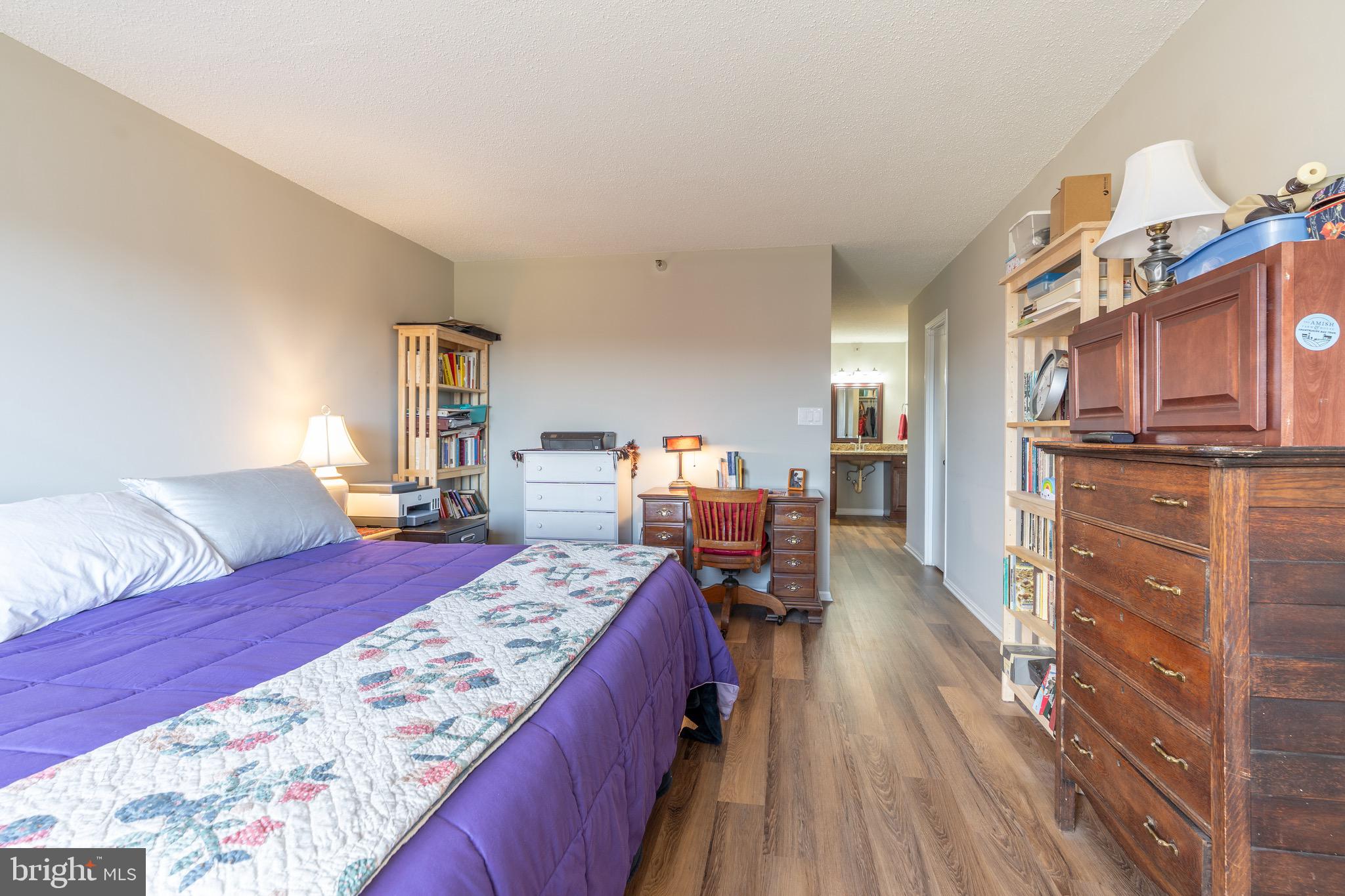 LEISURE WORLD - Residential
