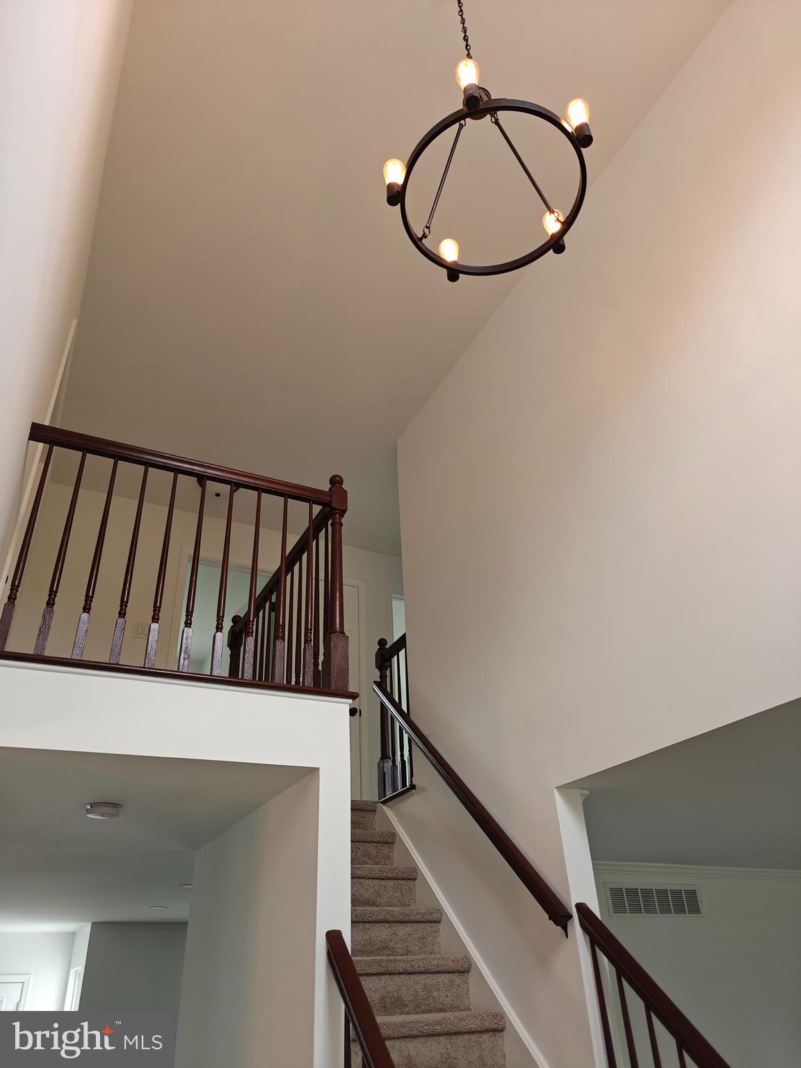 WINNERS CIRCLE - Residential