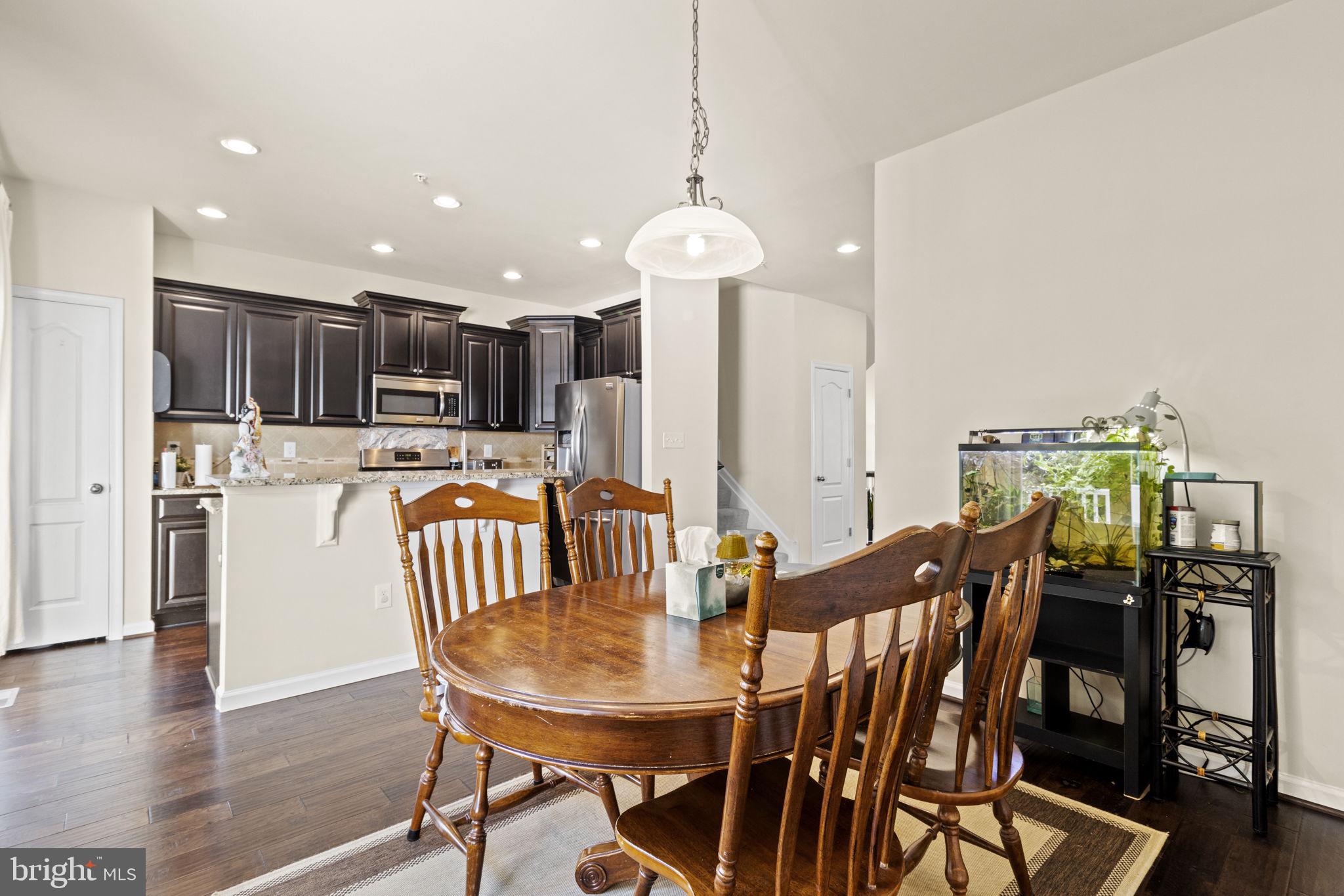 CHELSEA MANOR - Residential