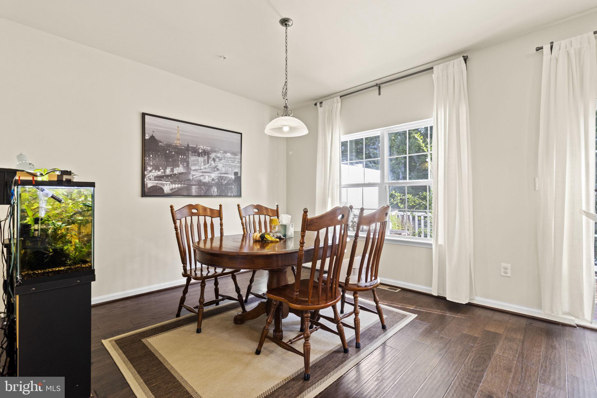 CHELSEA MANOR - Residential