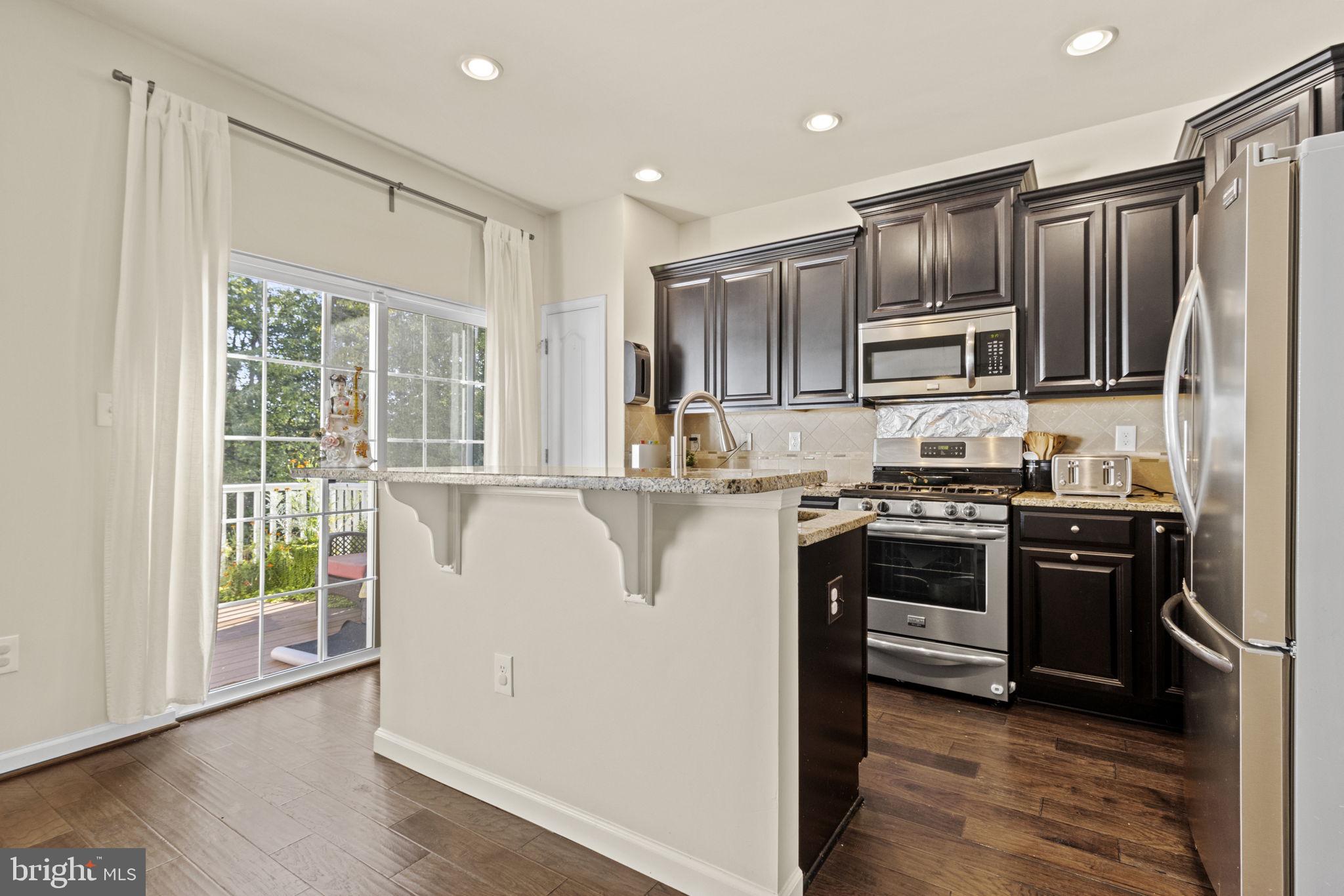 CHELSEA MANOR - Residential
