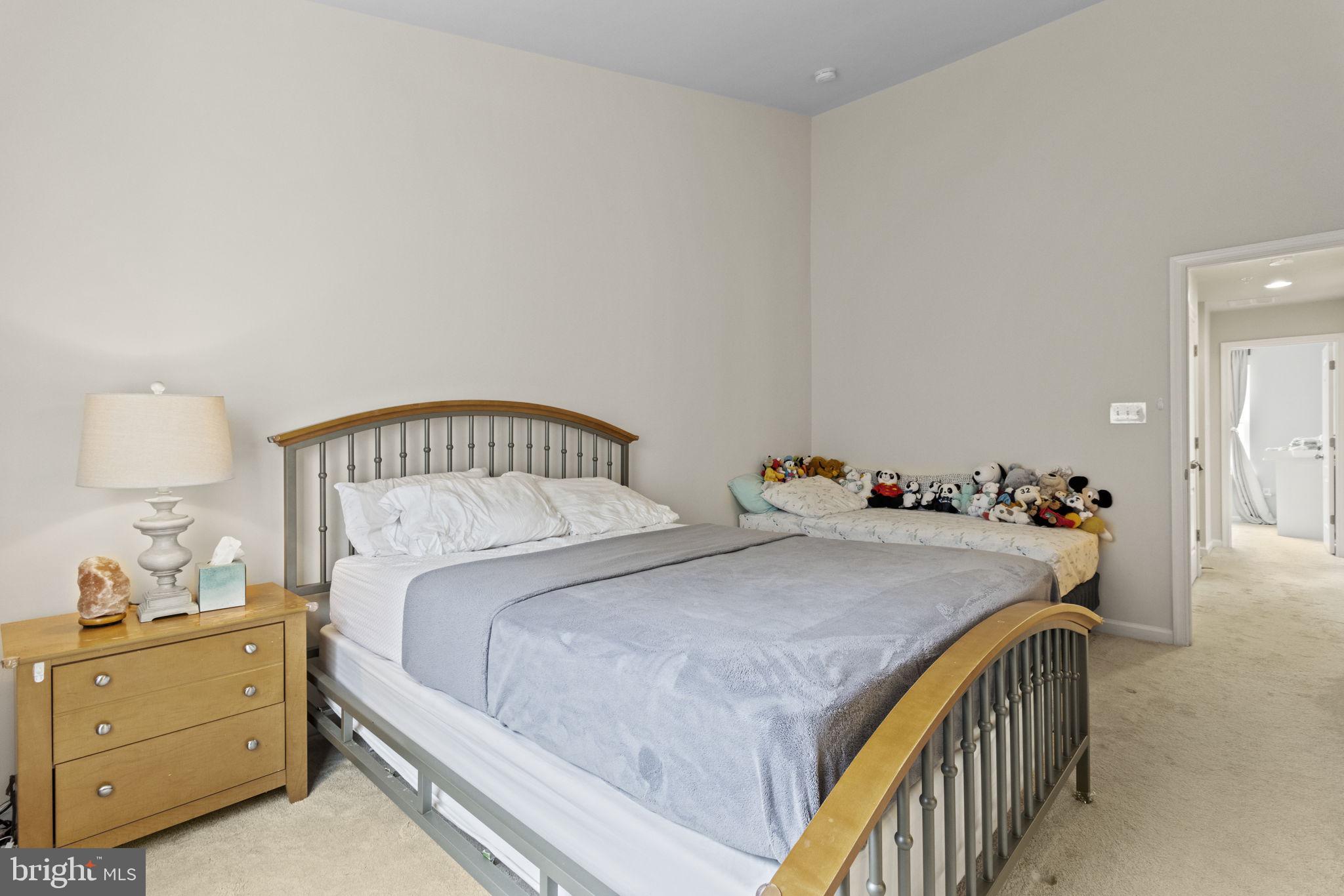 CHELSEA MANOR - Residential