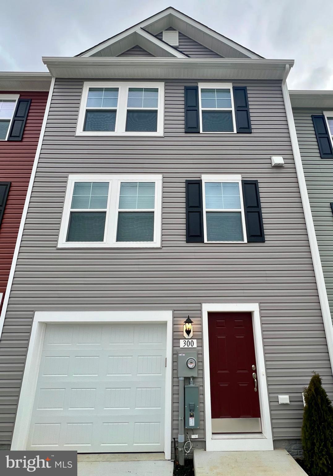ARCHERS ROCK - Residential Lease