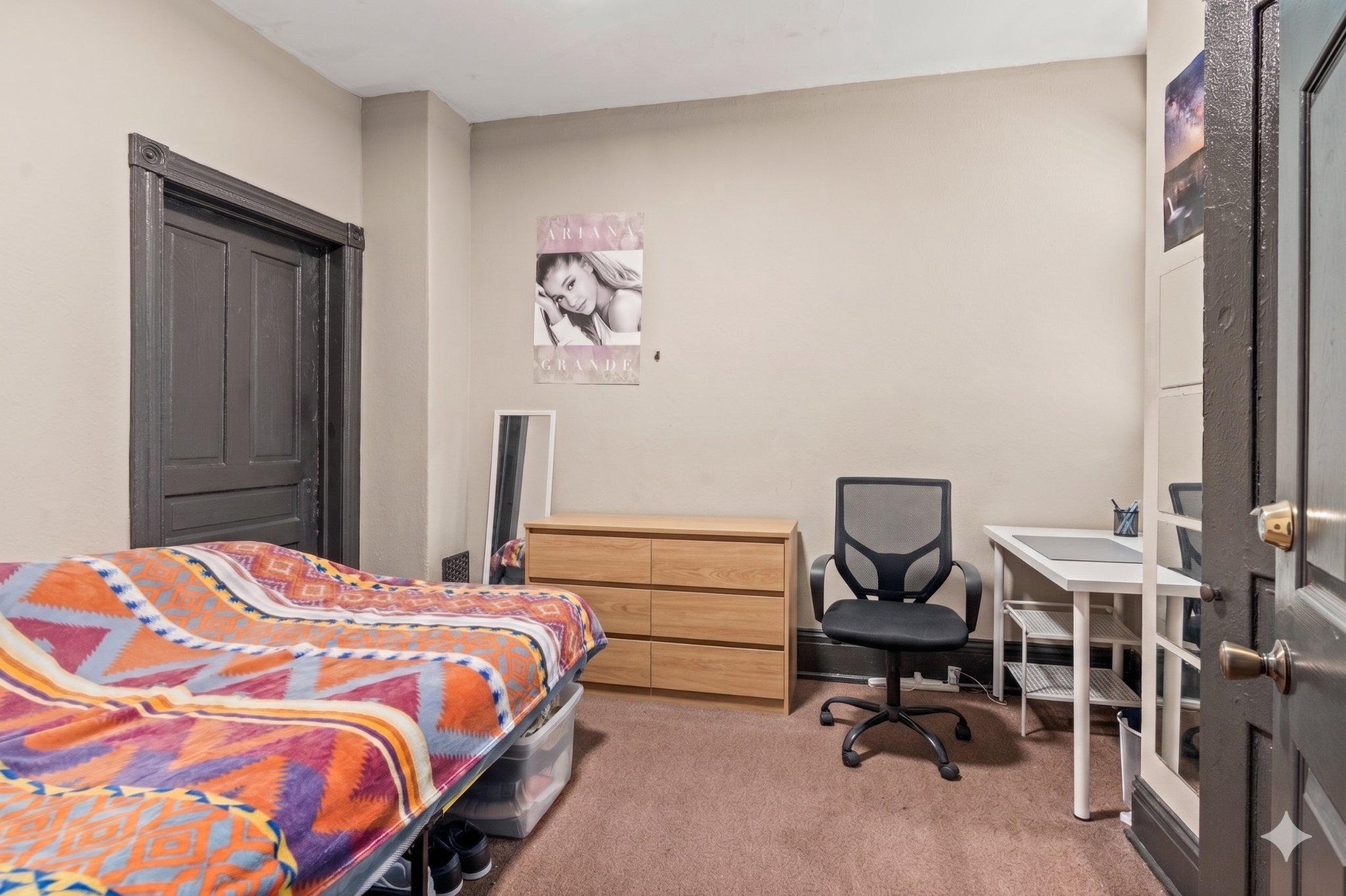 UNIVERSITY CITY - Residential