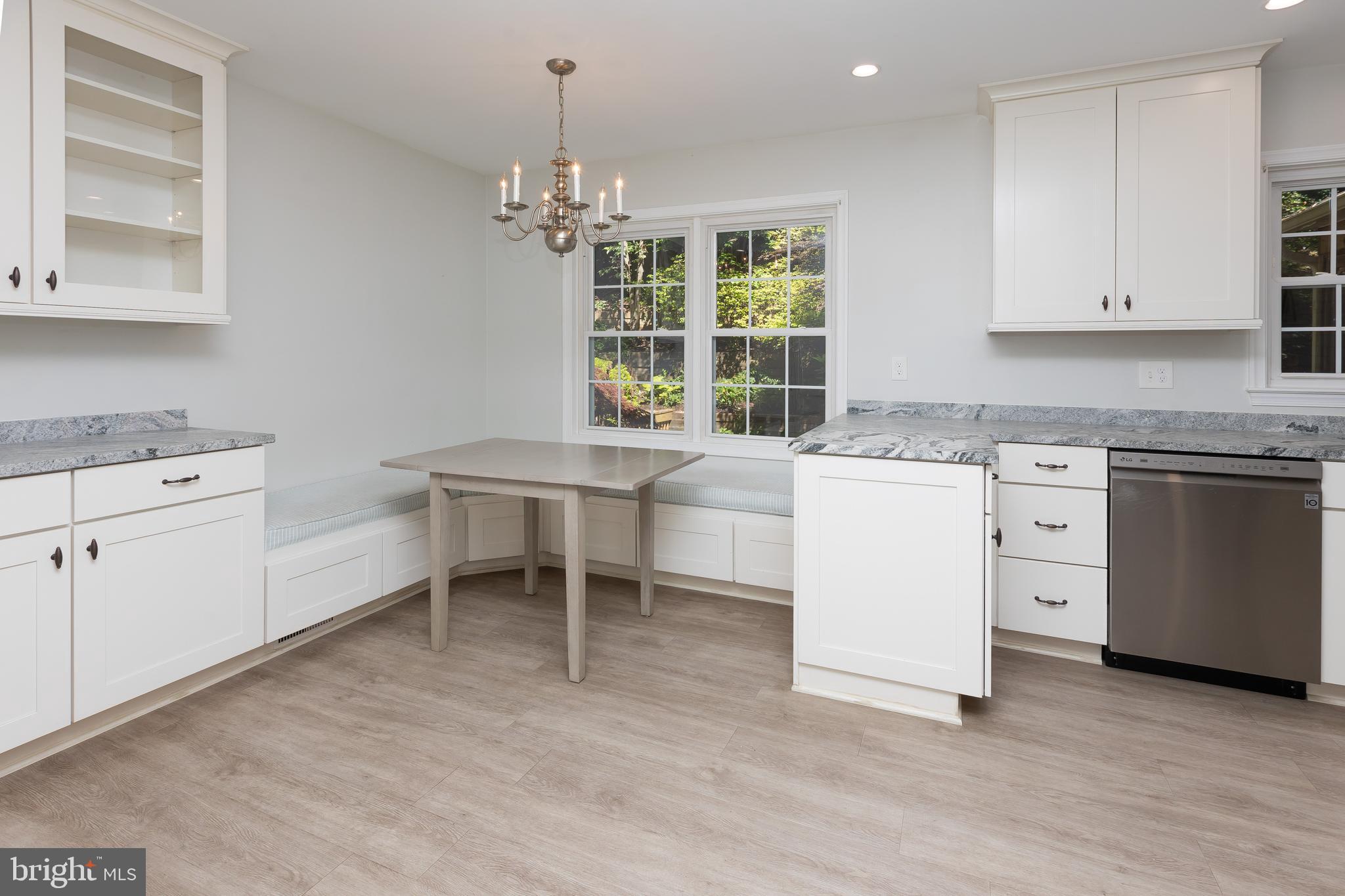 HONEYSUCKLE HILL - Residential