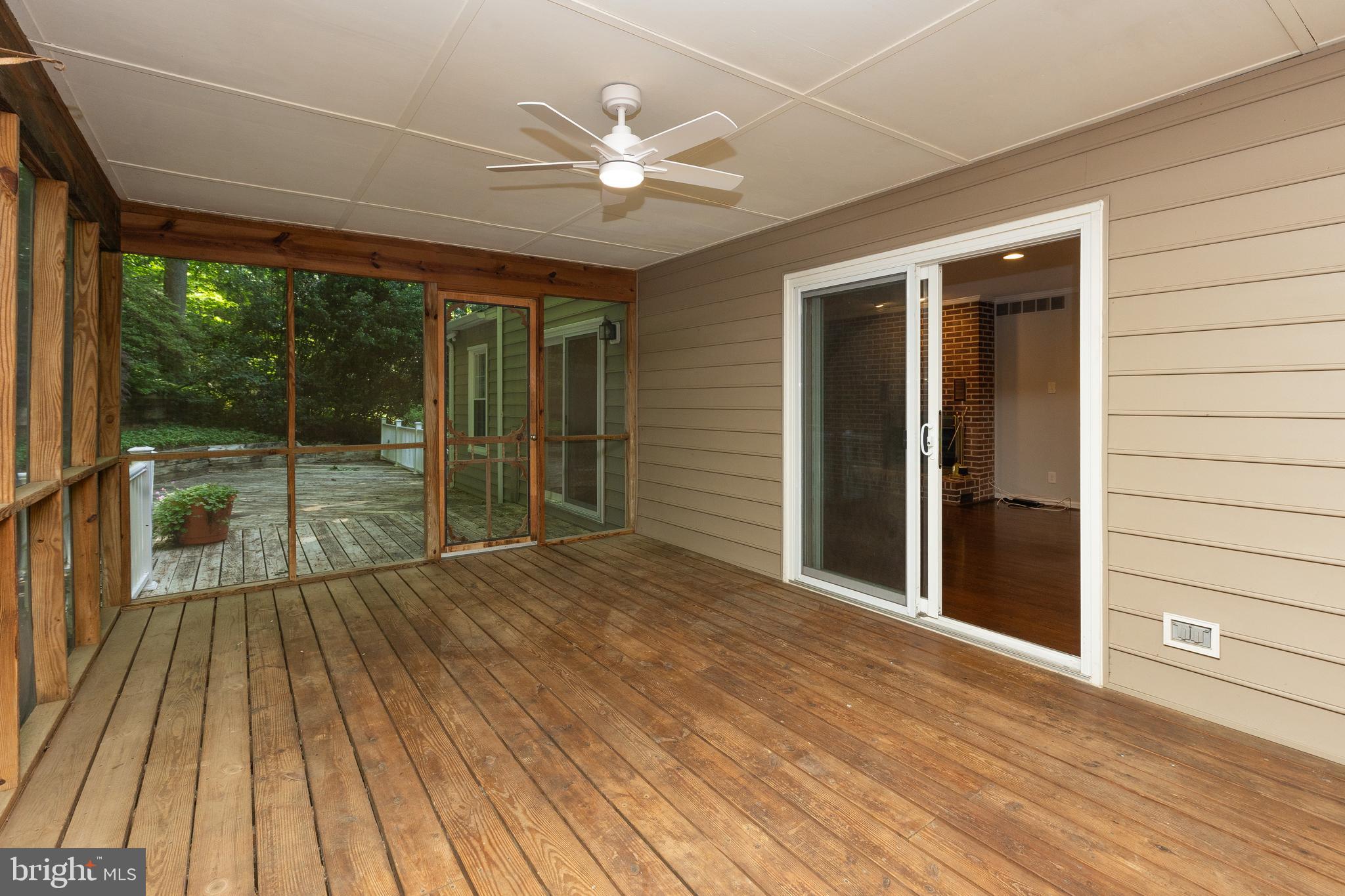 HONEYSUCKLE HILL - Residential