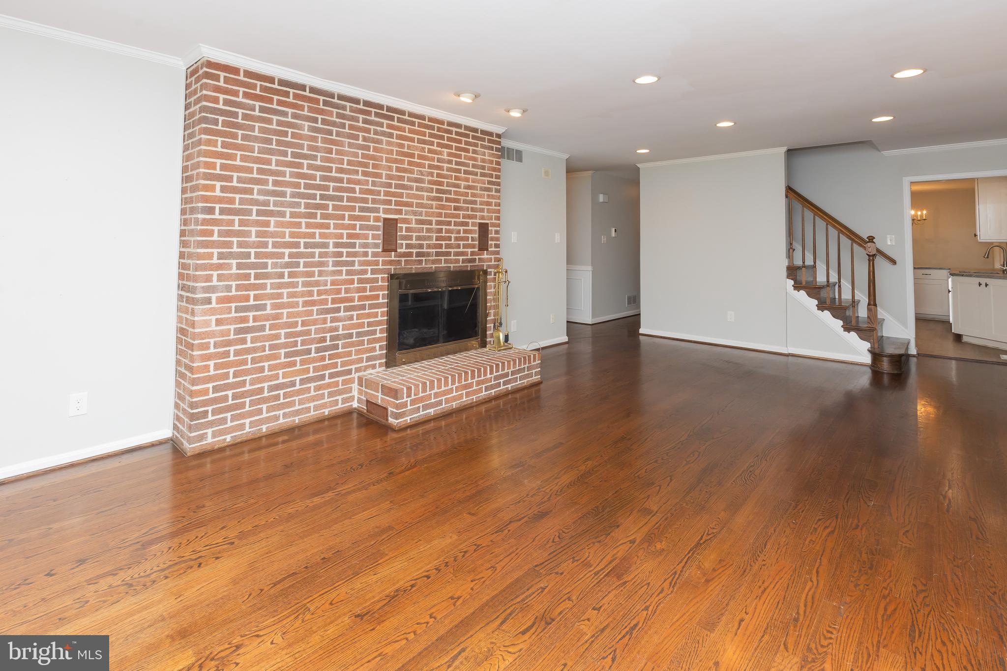 HONEYSUCKLE HILL - Residential