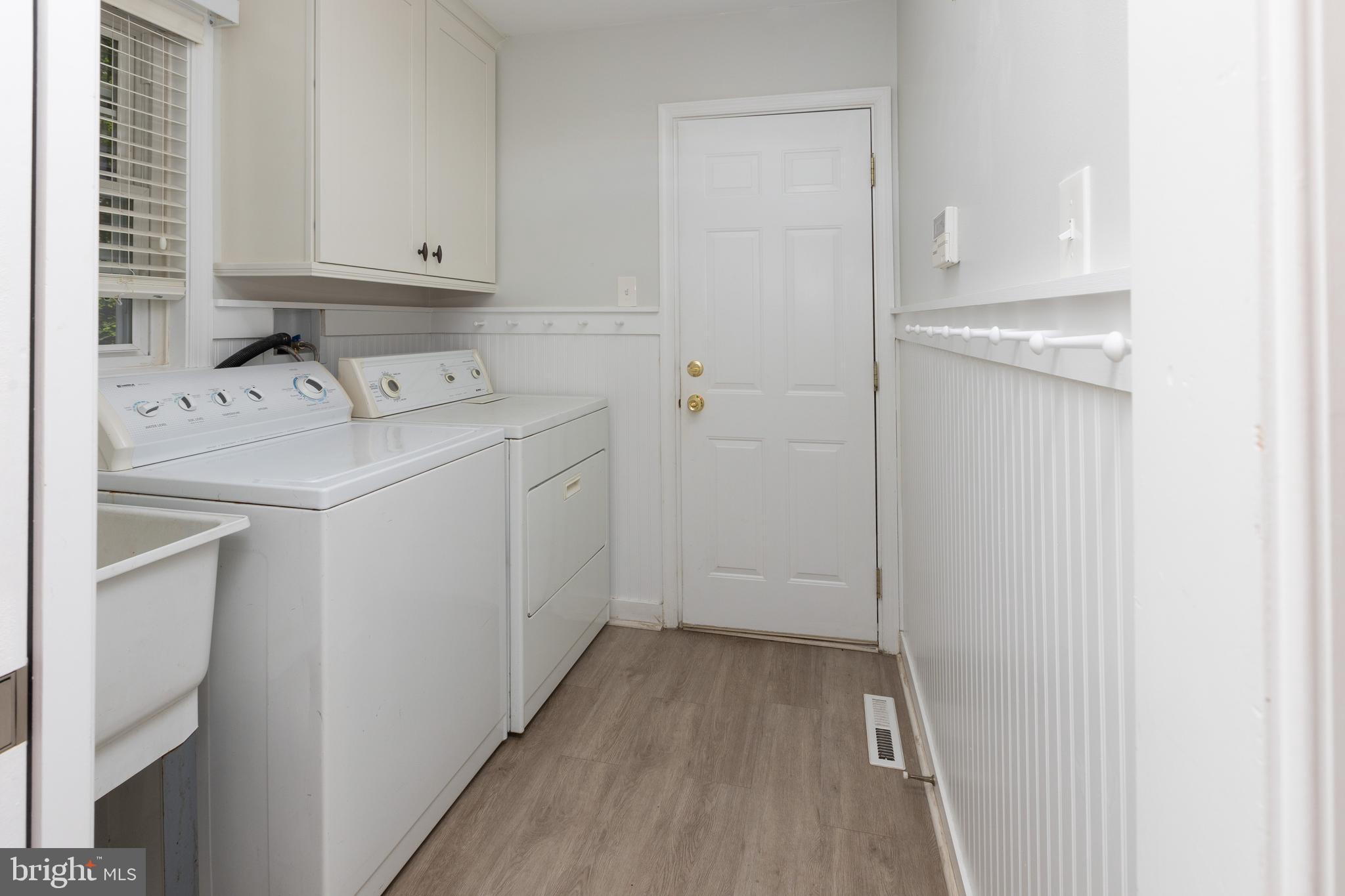 HONEYSUCKLE HILL - Residential